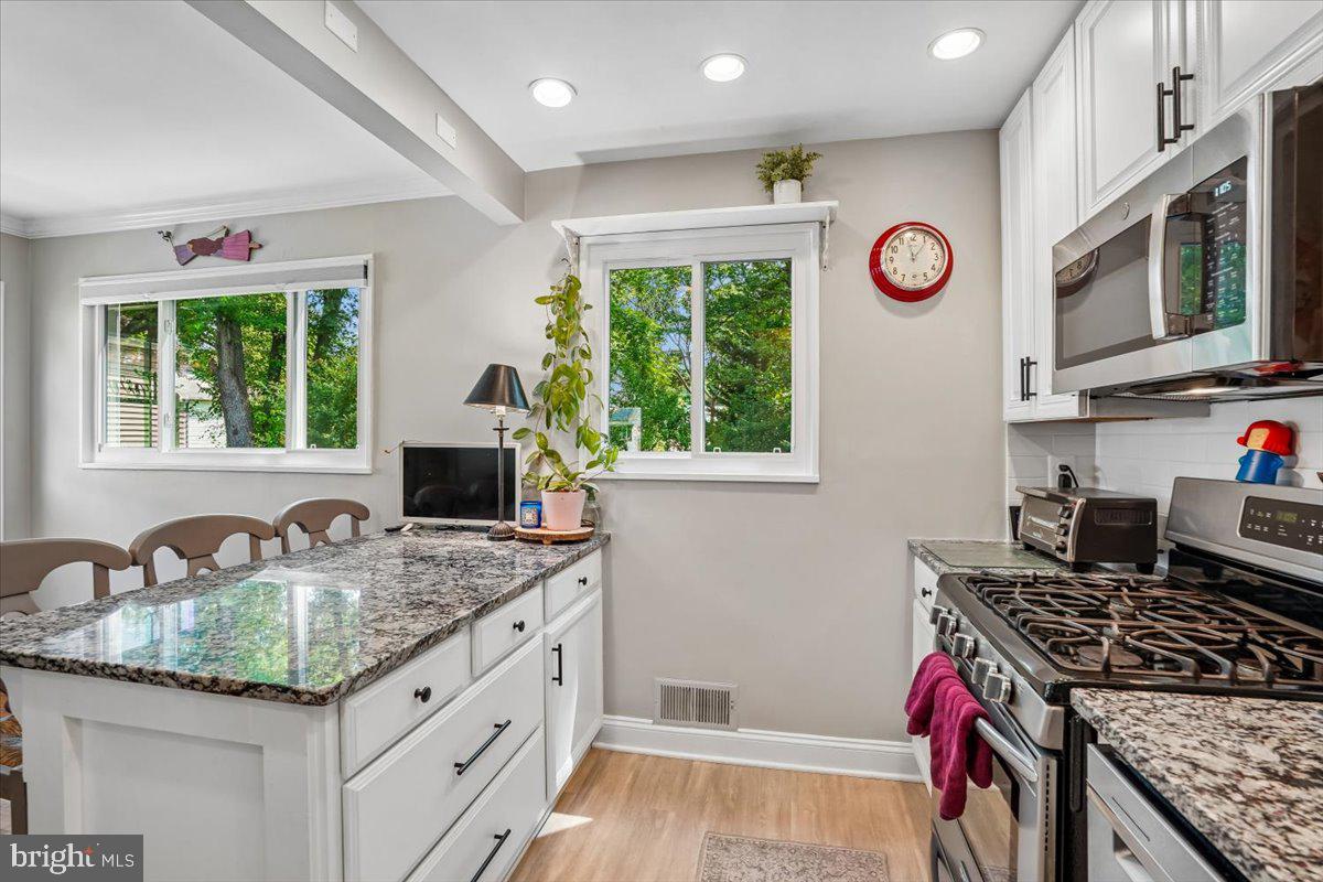 NEWPORT HILLS - Residential
