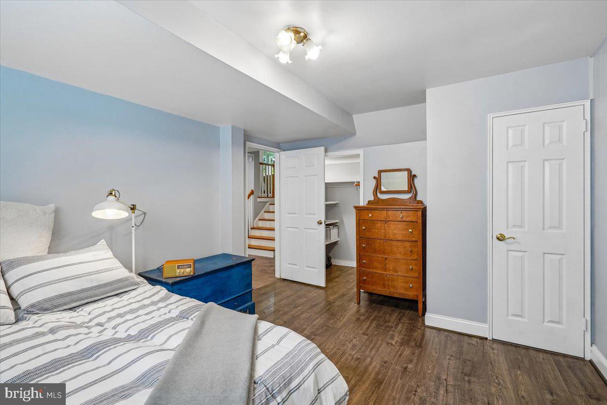 NEWPORT HILLS - Residential