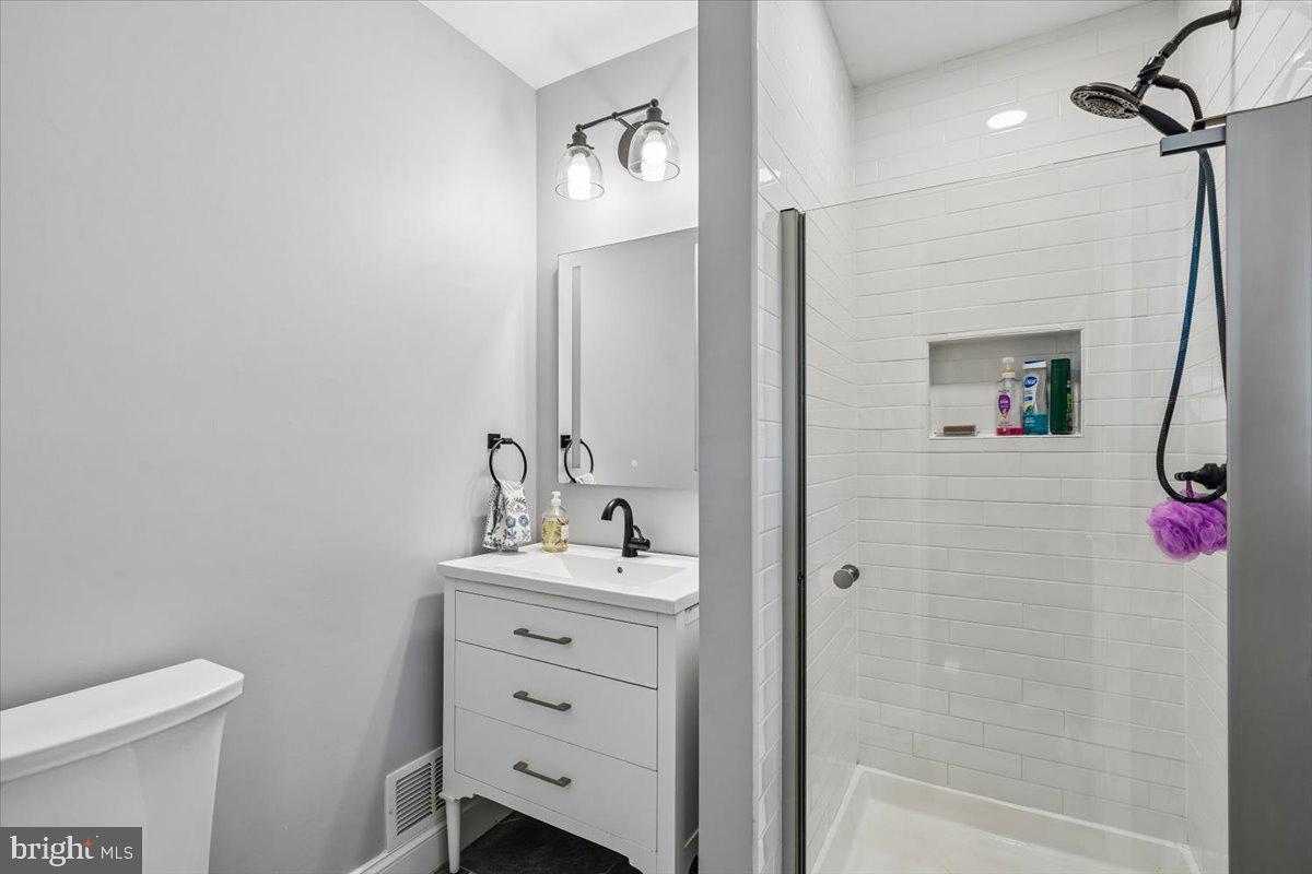 NEWPORT HILLS - Residential