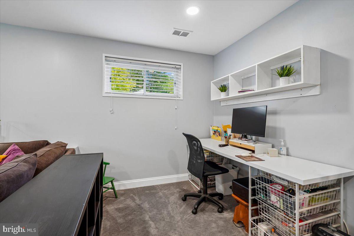 NEWPORT HILLS - Residential