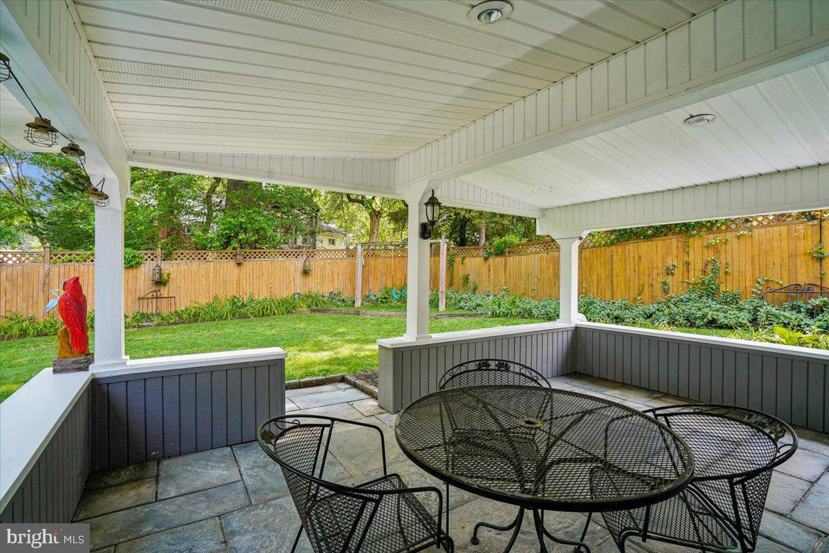 NEWPORT HILLS - Residential