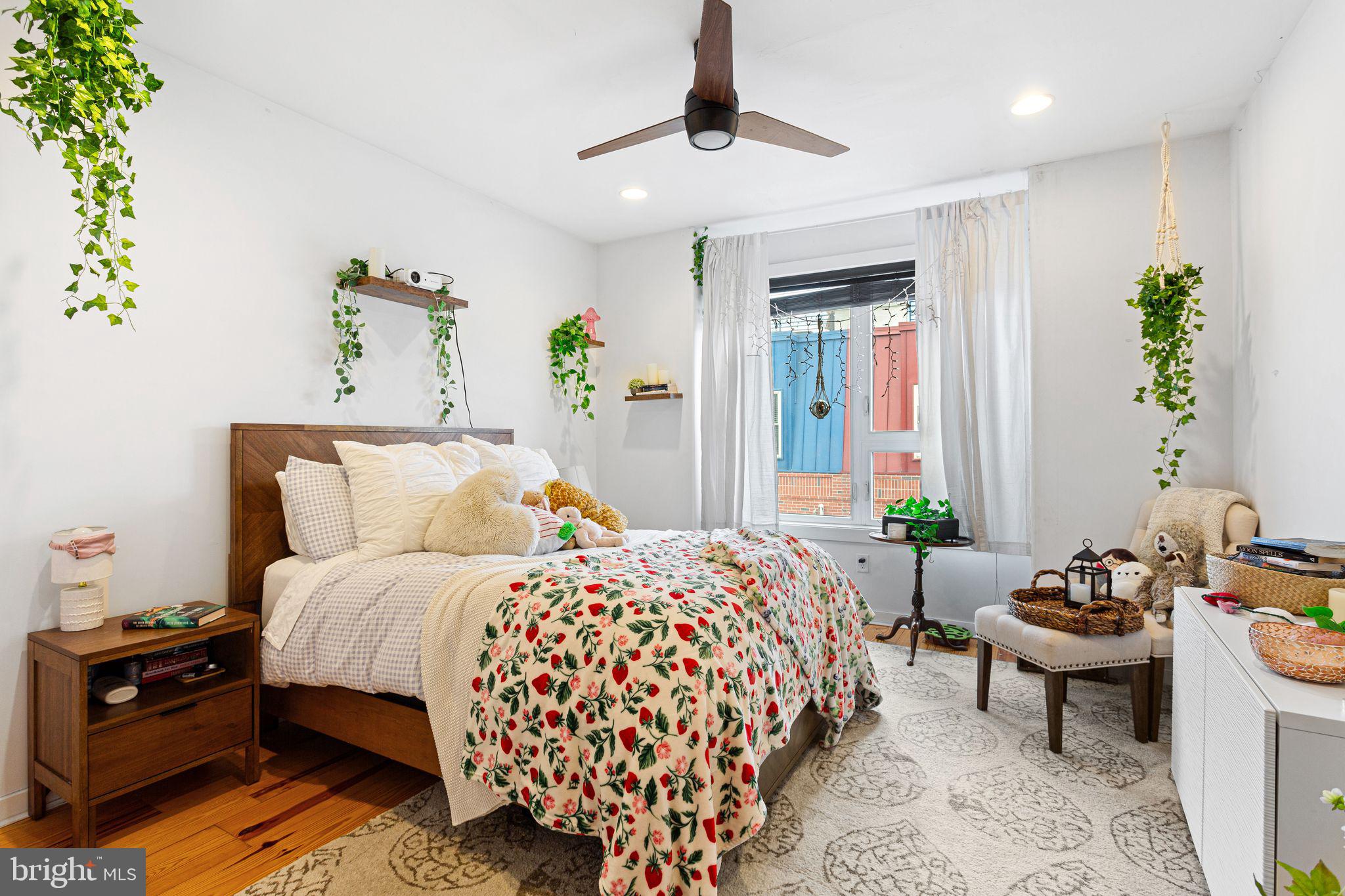 POINT BREEZE - Residential