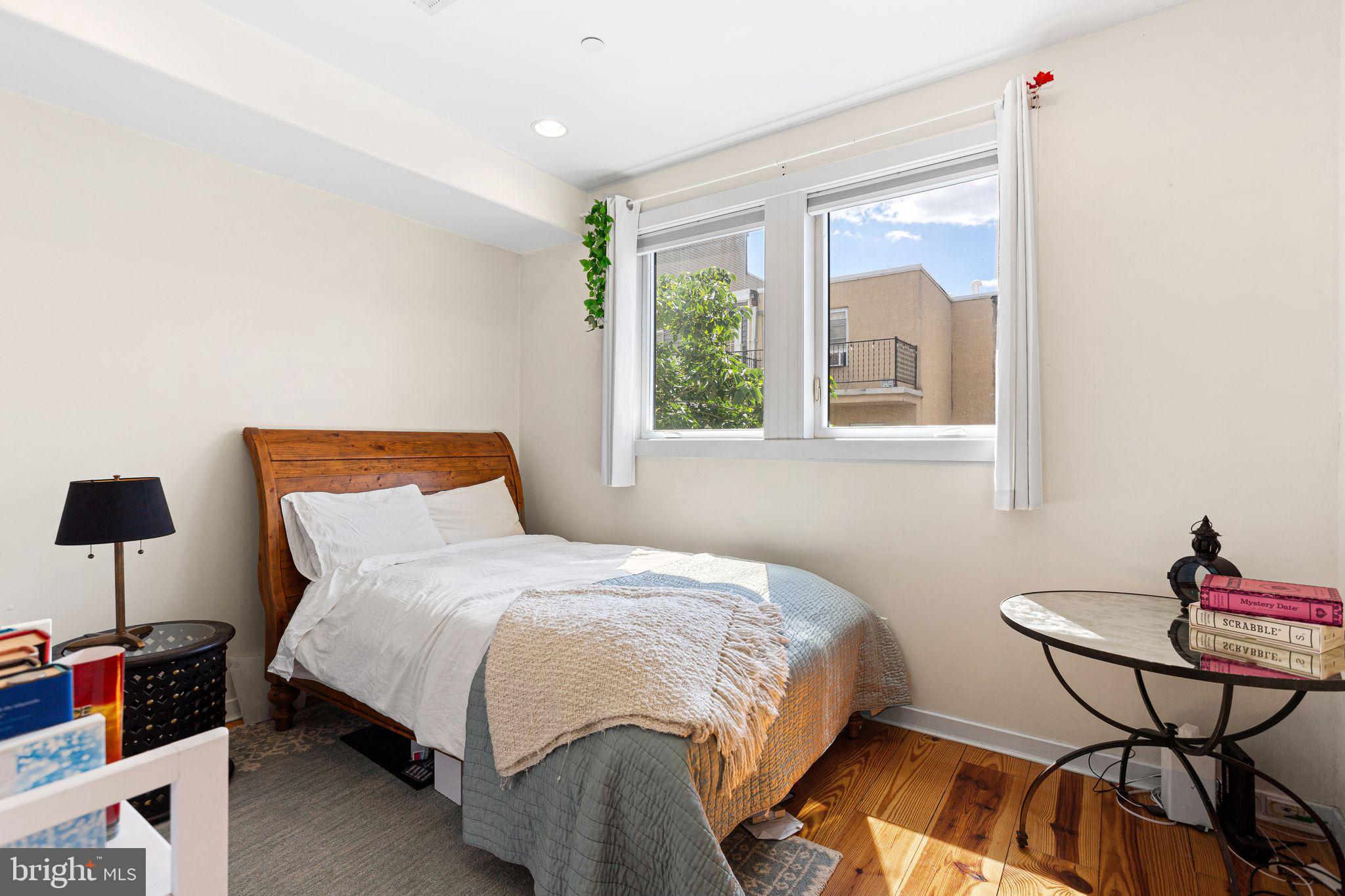 POINT BREEZE - Residential