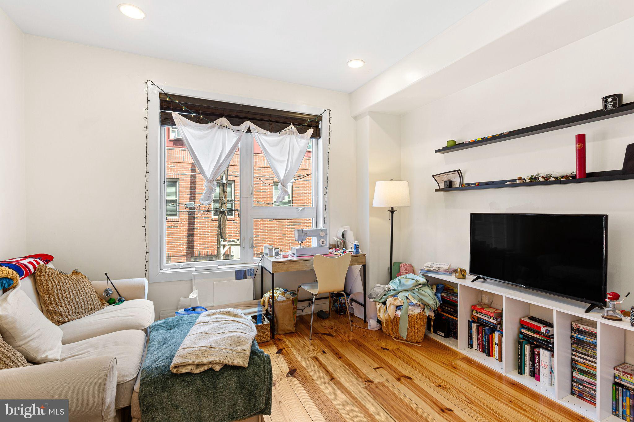 POINT BREEZE - Residential