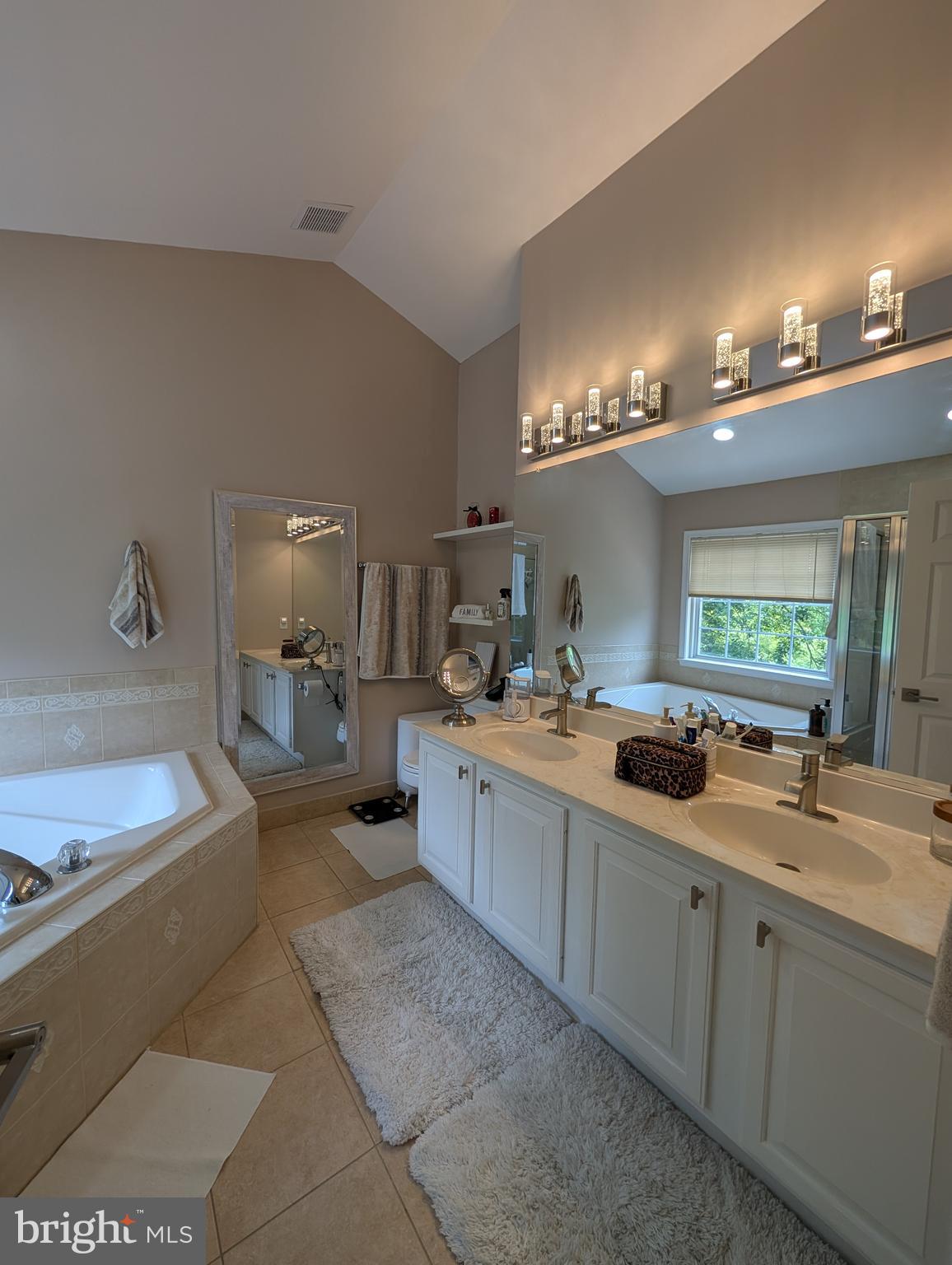 CLARKS CROSSING - Residential Lease