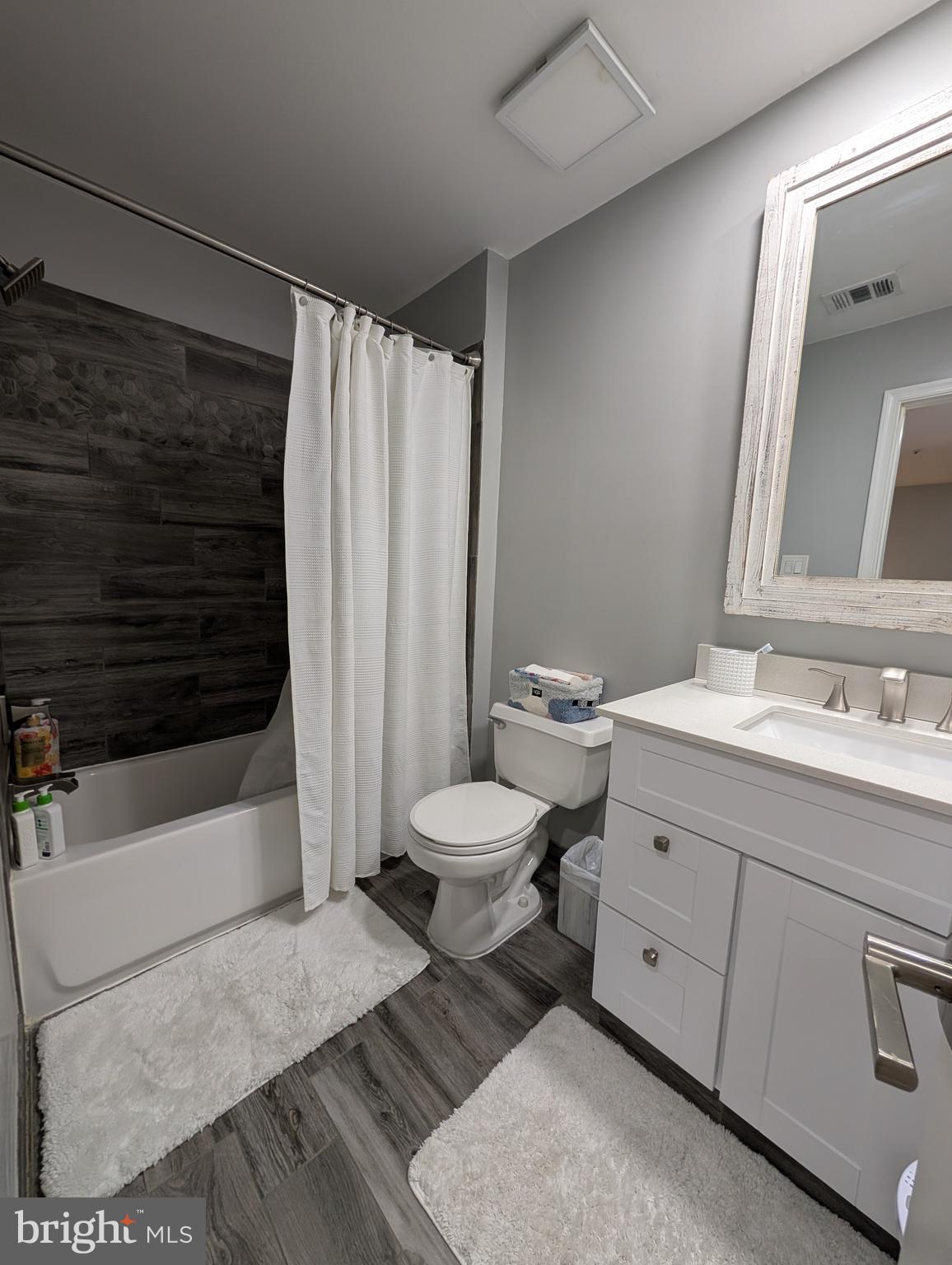 CLARKS CROSSING - Residential Lease