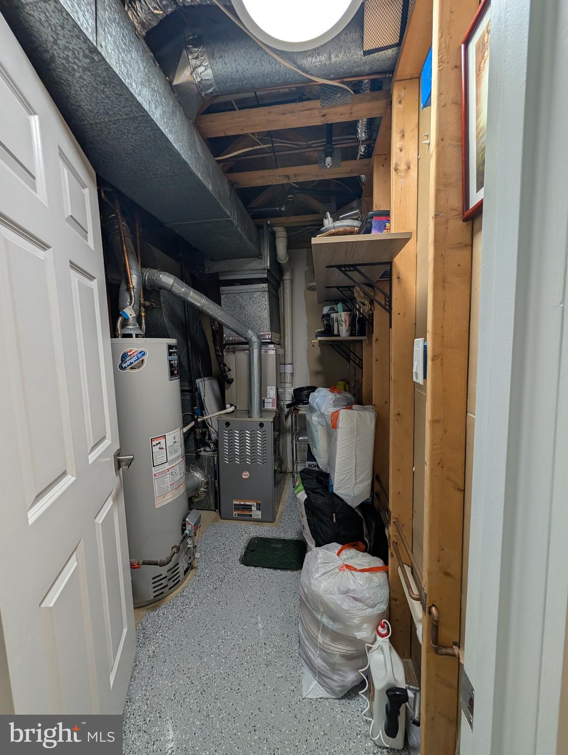 CLARKS CROSSING - Residential Lease