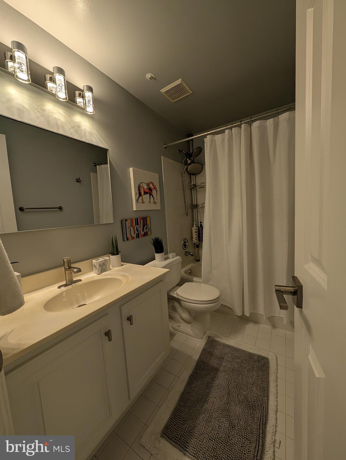 CLARKS CROSSING - Residential Lease
