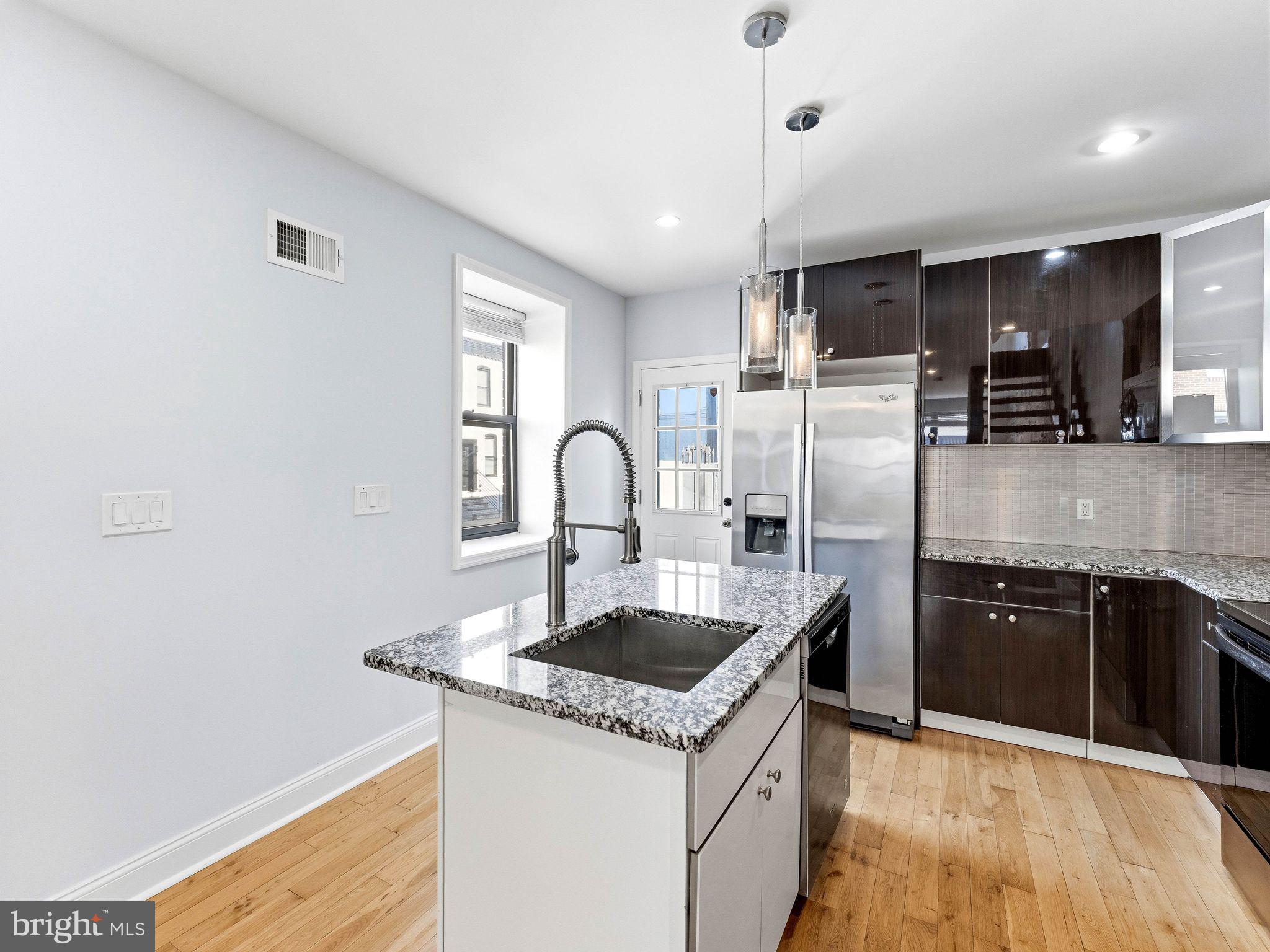 POINT BREEZE - Residential