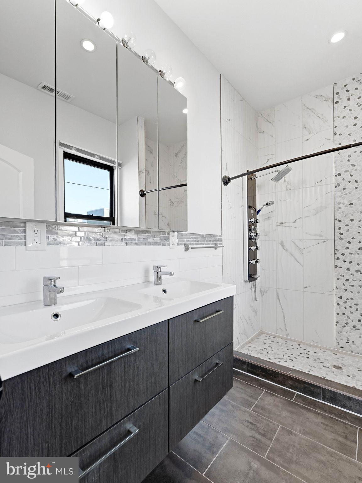 POINT BREEZE - Residential