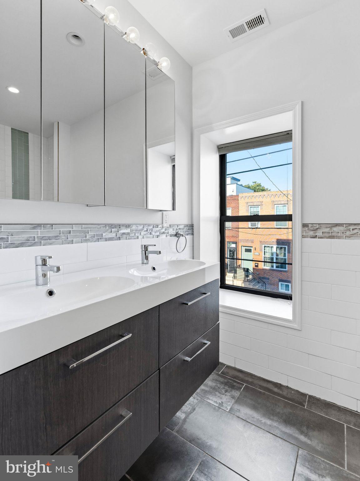 POINT BREEZE - Residential
