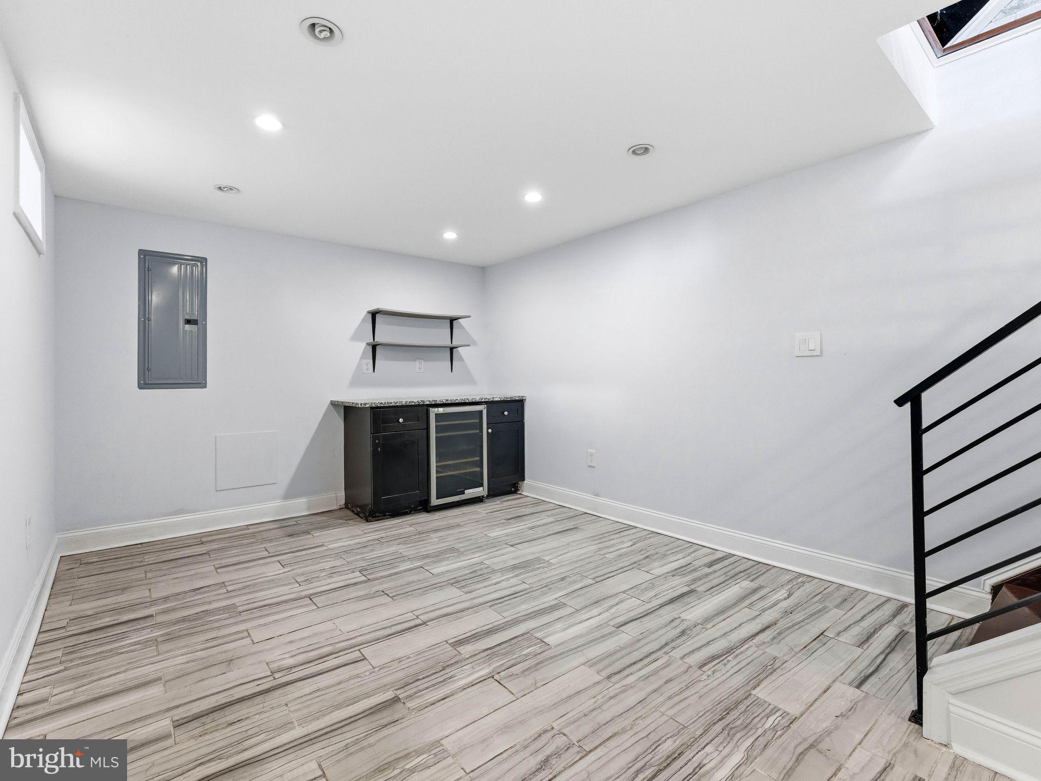 POINT BREEZE - Residential