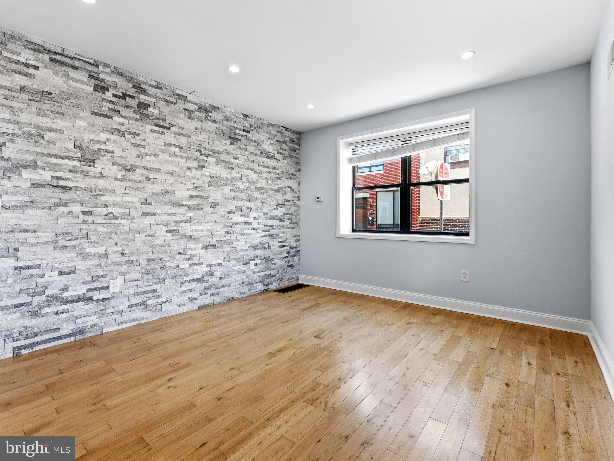 POINT BREEZE - Residential