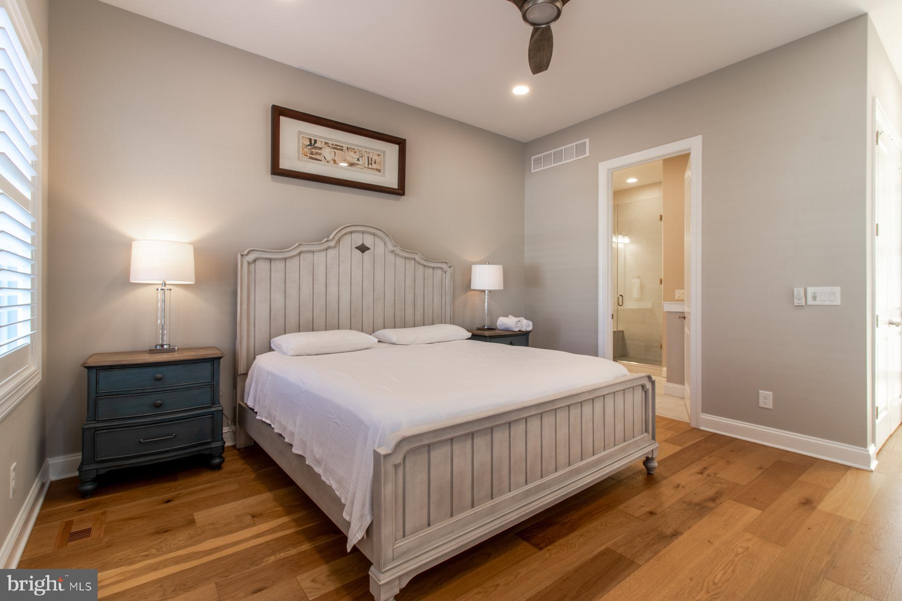 COUNTRY CLUB ESTATES - Residential