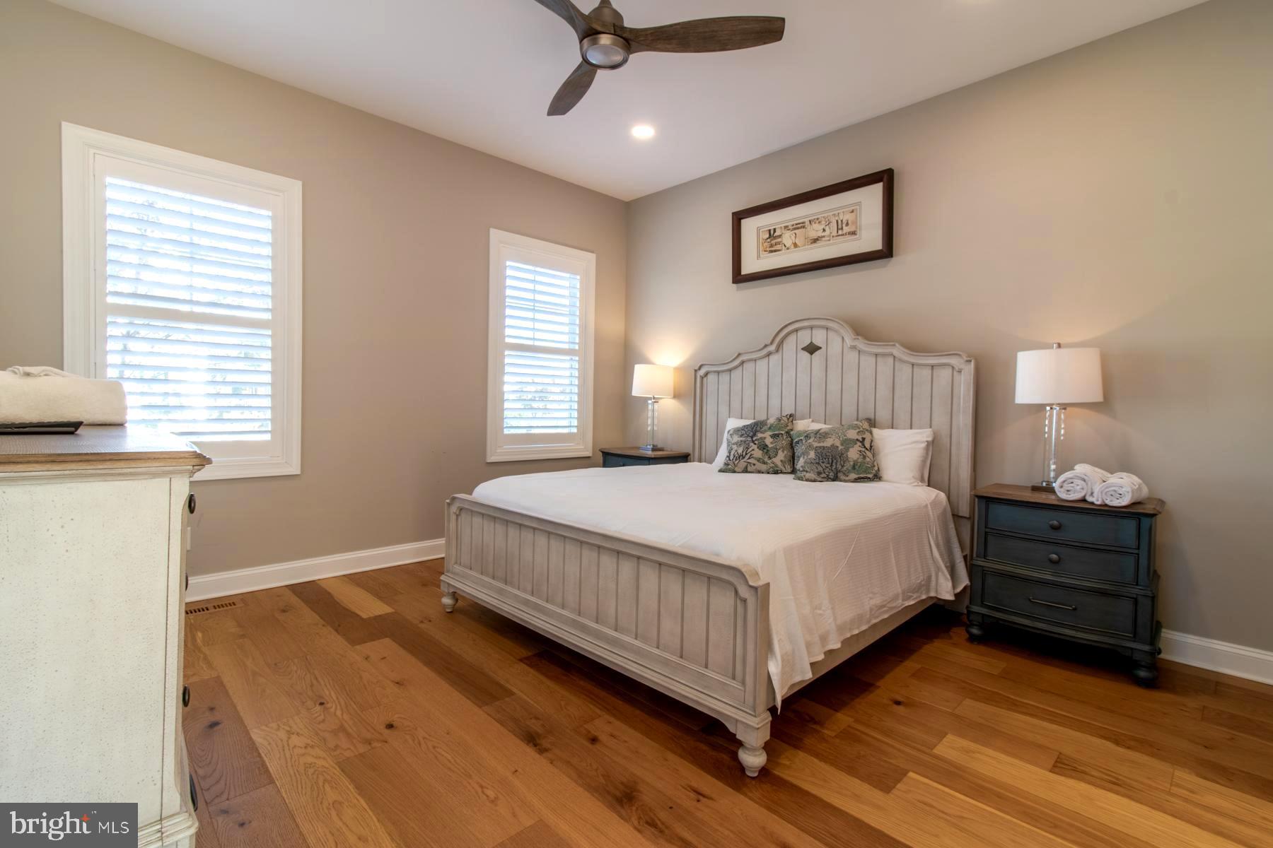 COUNTRY CLUB ESTATES - Residential