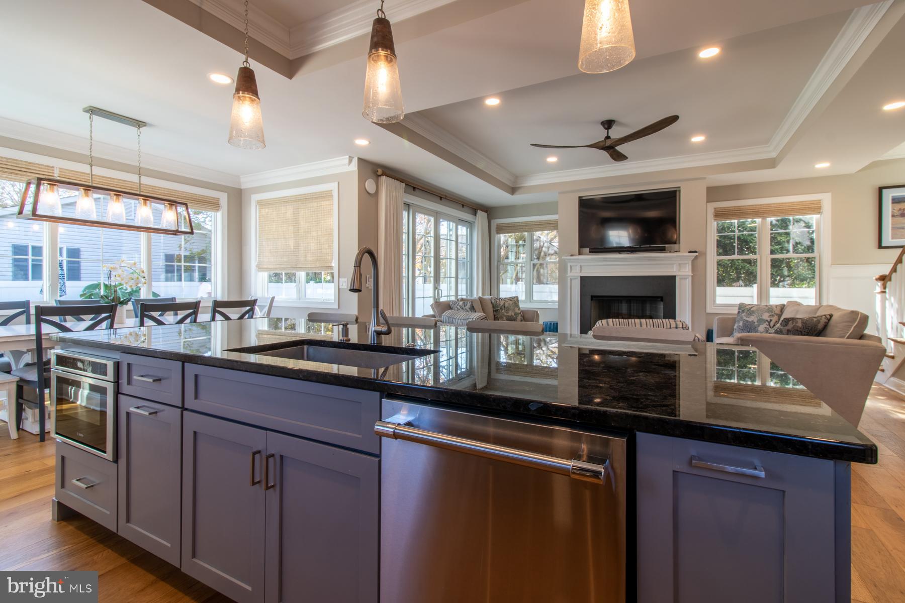 COUNTRY CLUB ESTATES - Residential