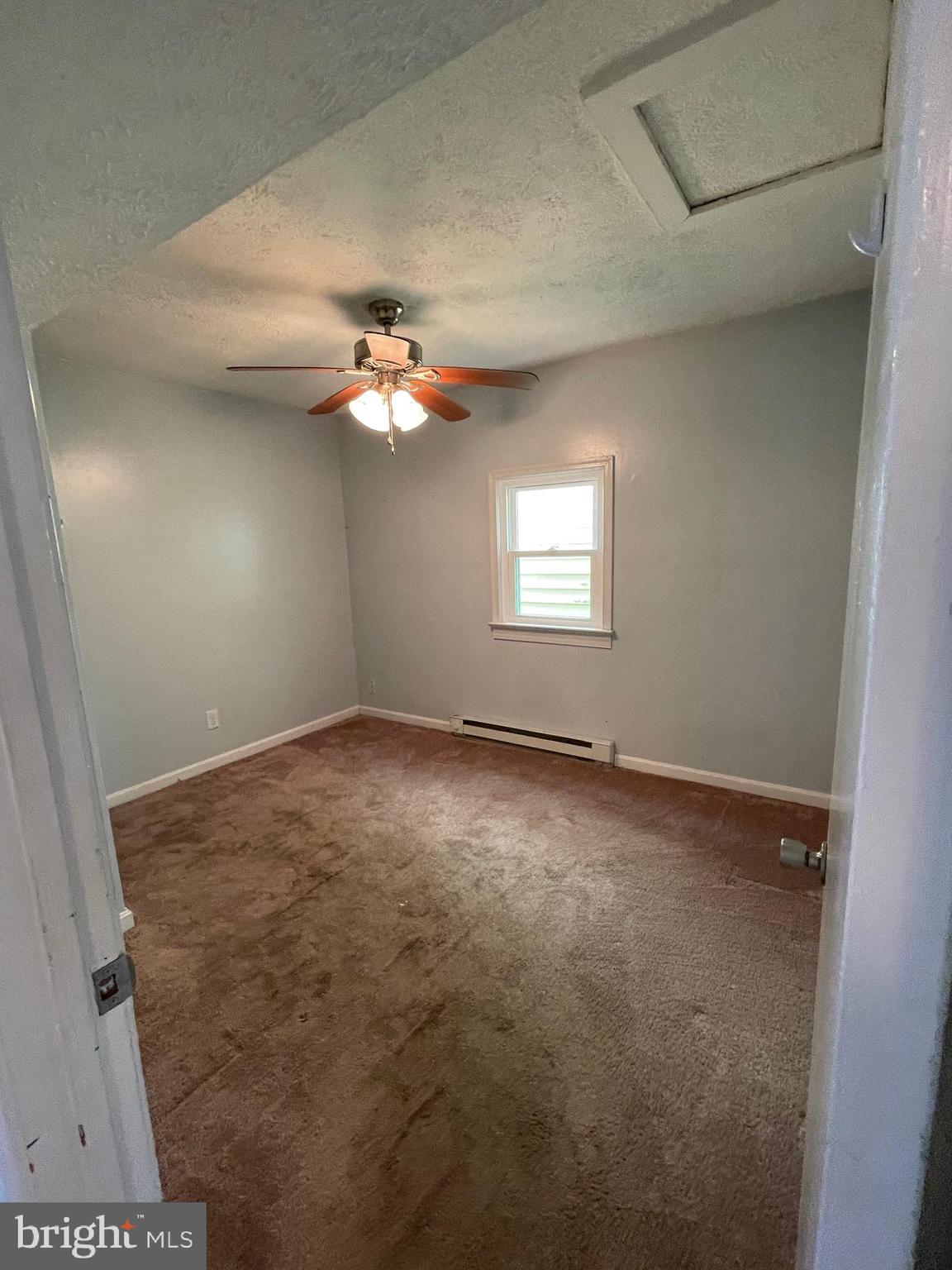 COLONIAL BEACH - Residential Lease
