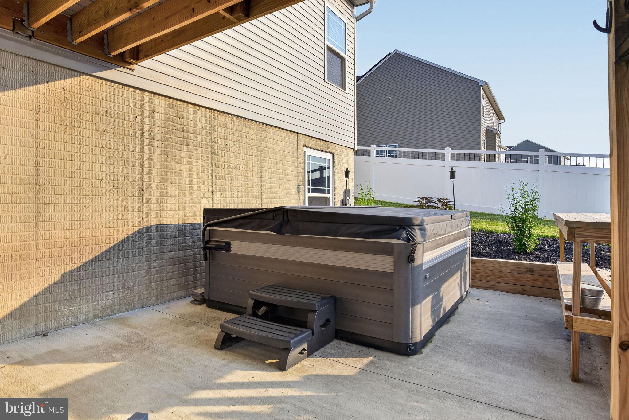 LEXINGTON ESTATES - Residential