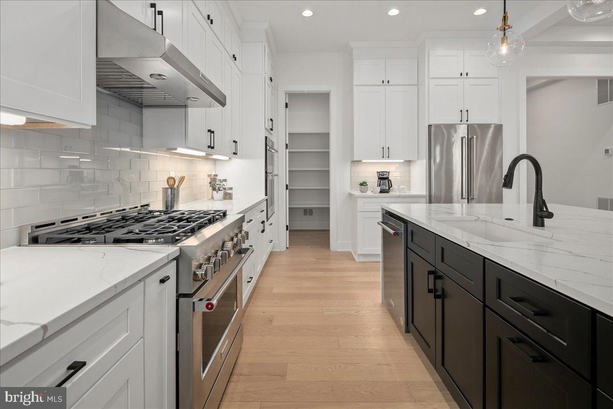 WAYCROFT - WOODLAWN - Residential
