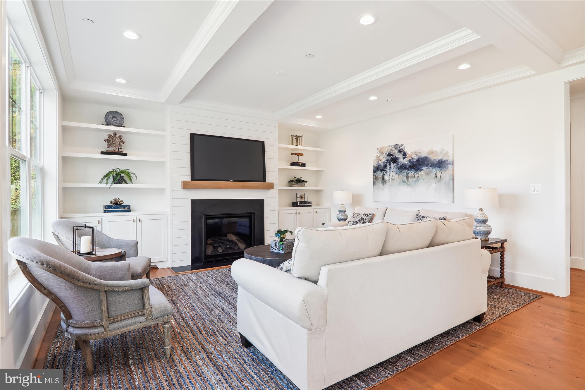 KENSINGTON ESTATES - Residential