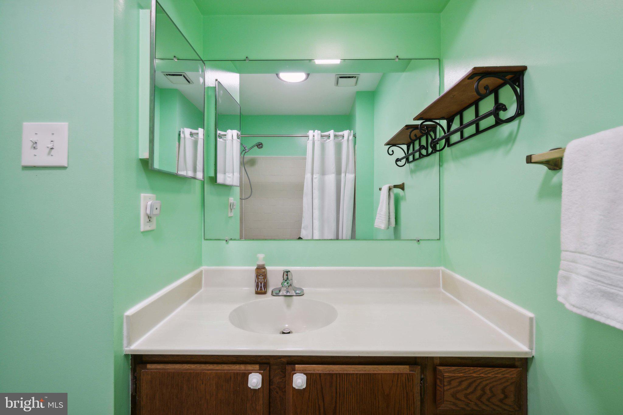 GREENCASTLE MANOR - Residential