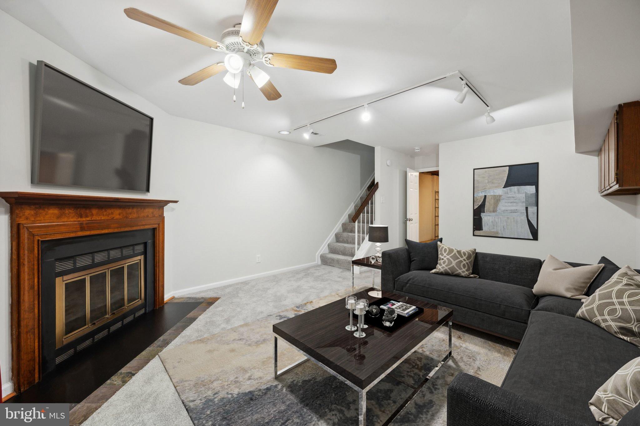 GREENCASTLE MANOR - Residential