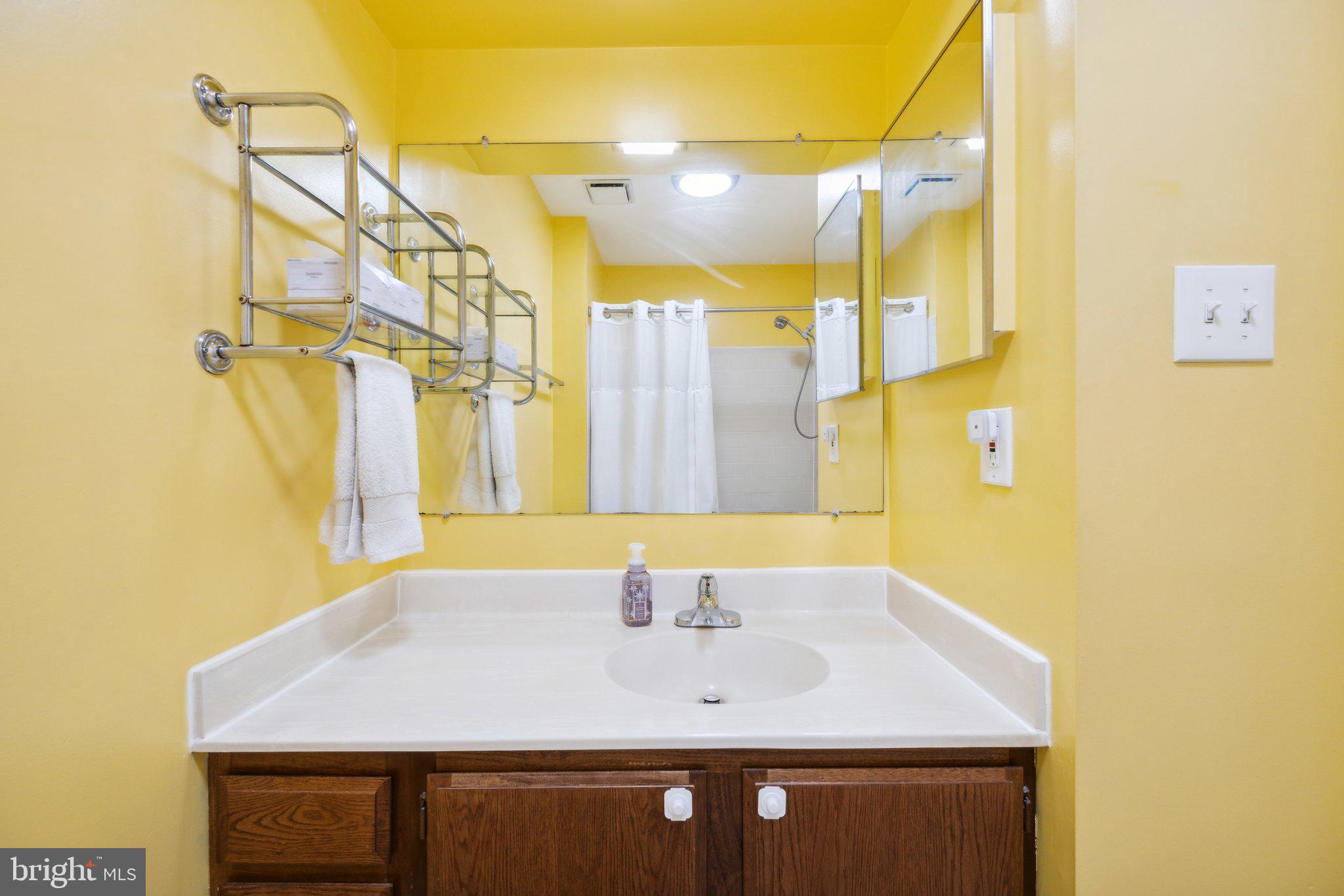 GREENCASTLE MANOR - Residential