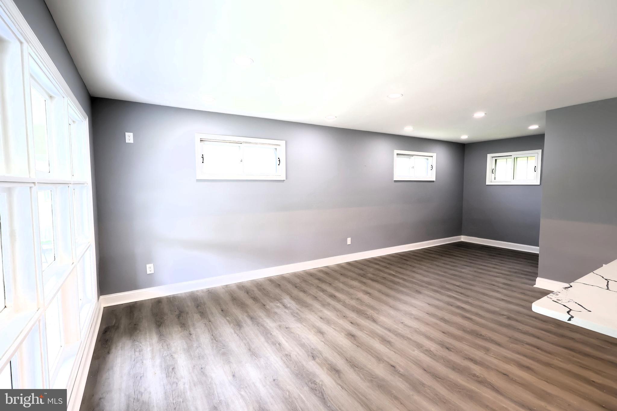 ROSEDALE MANOR - Residential