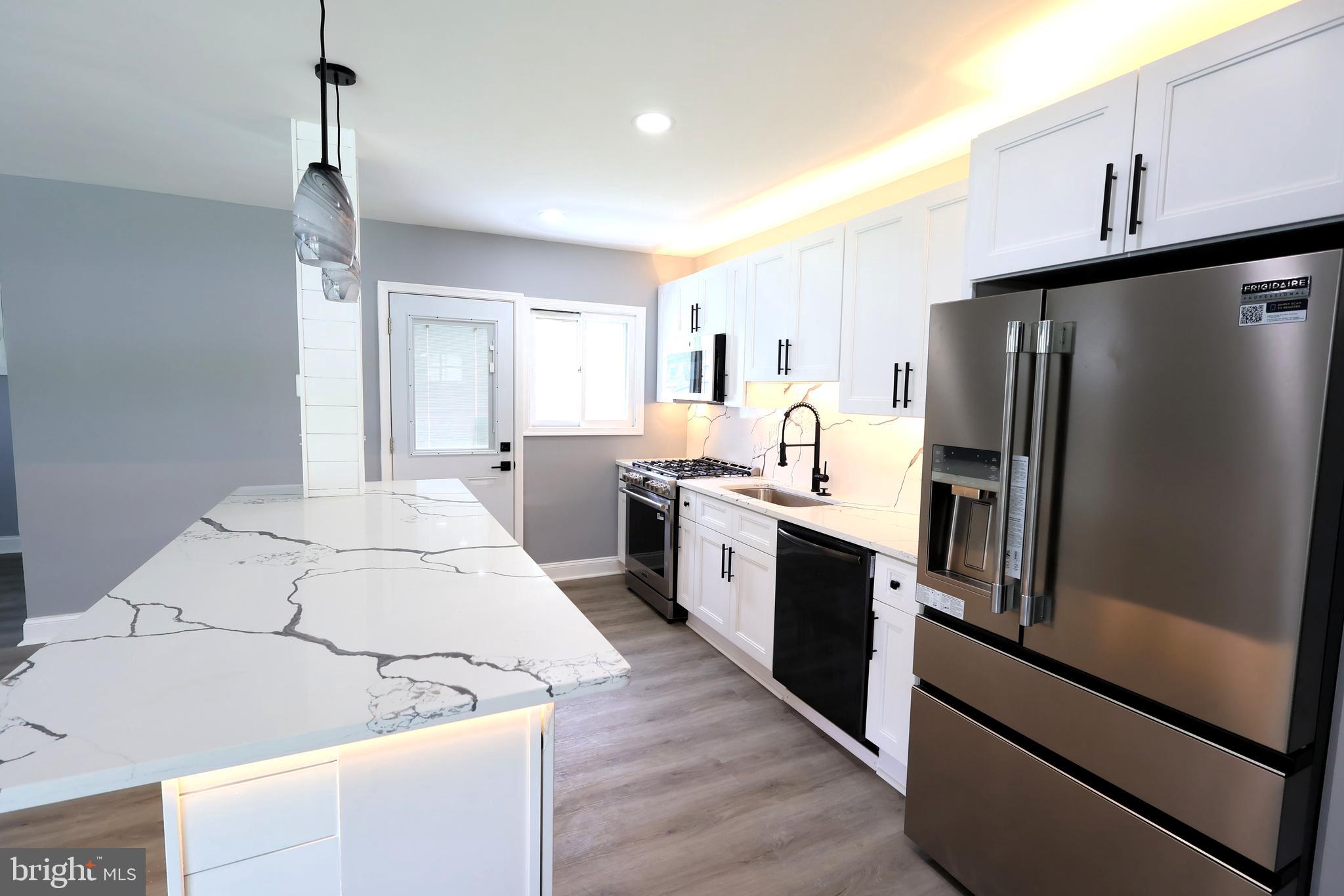ROSEDALE MANOR - Residential