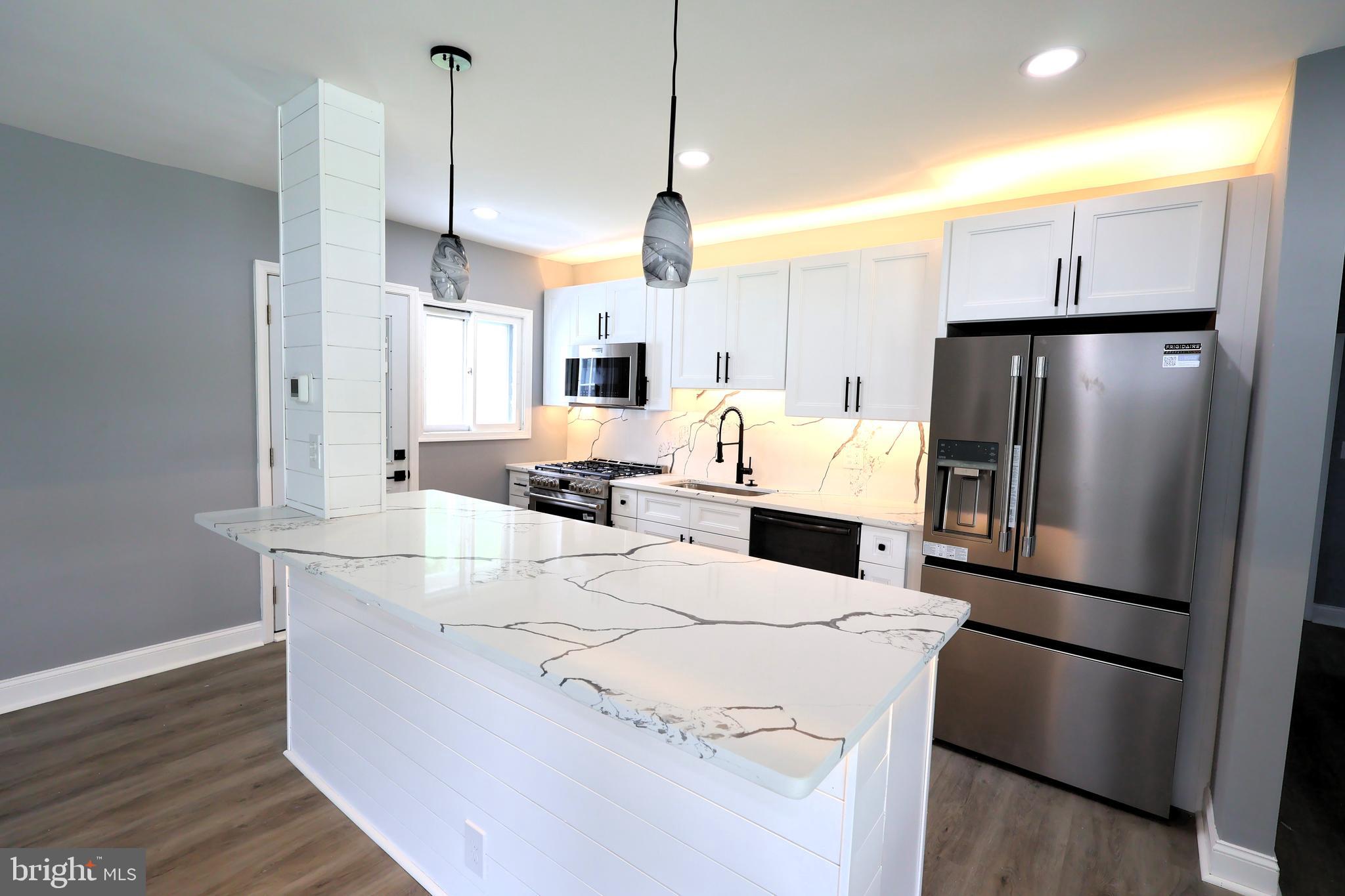 ROSEDALE MANOR - Residential