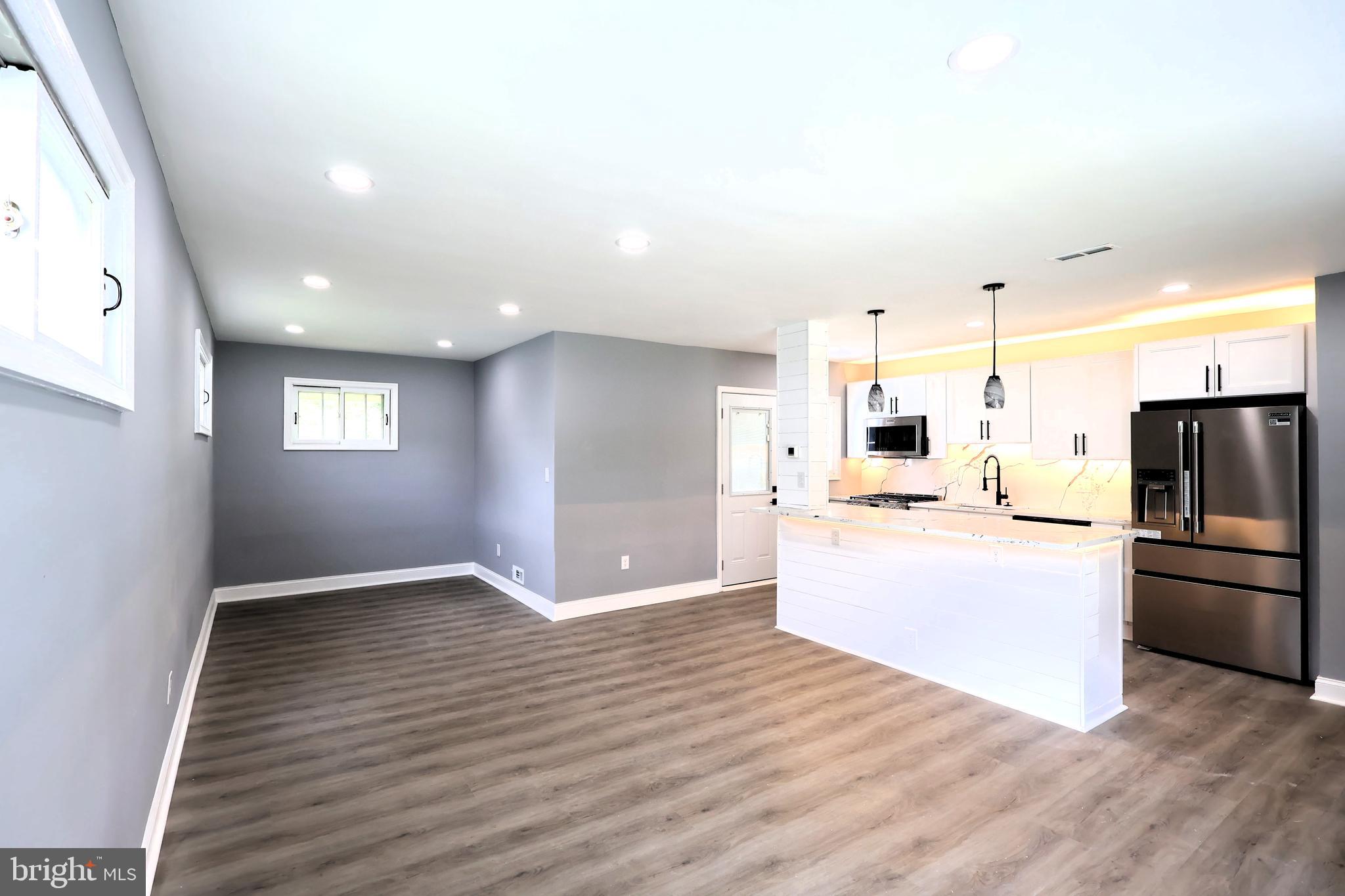ROSEDALE MANOR - Residential