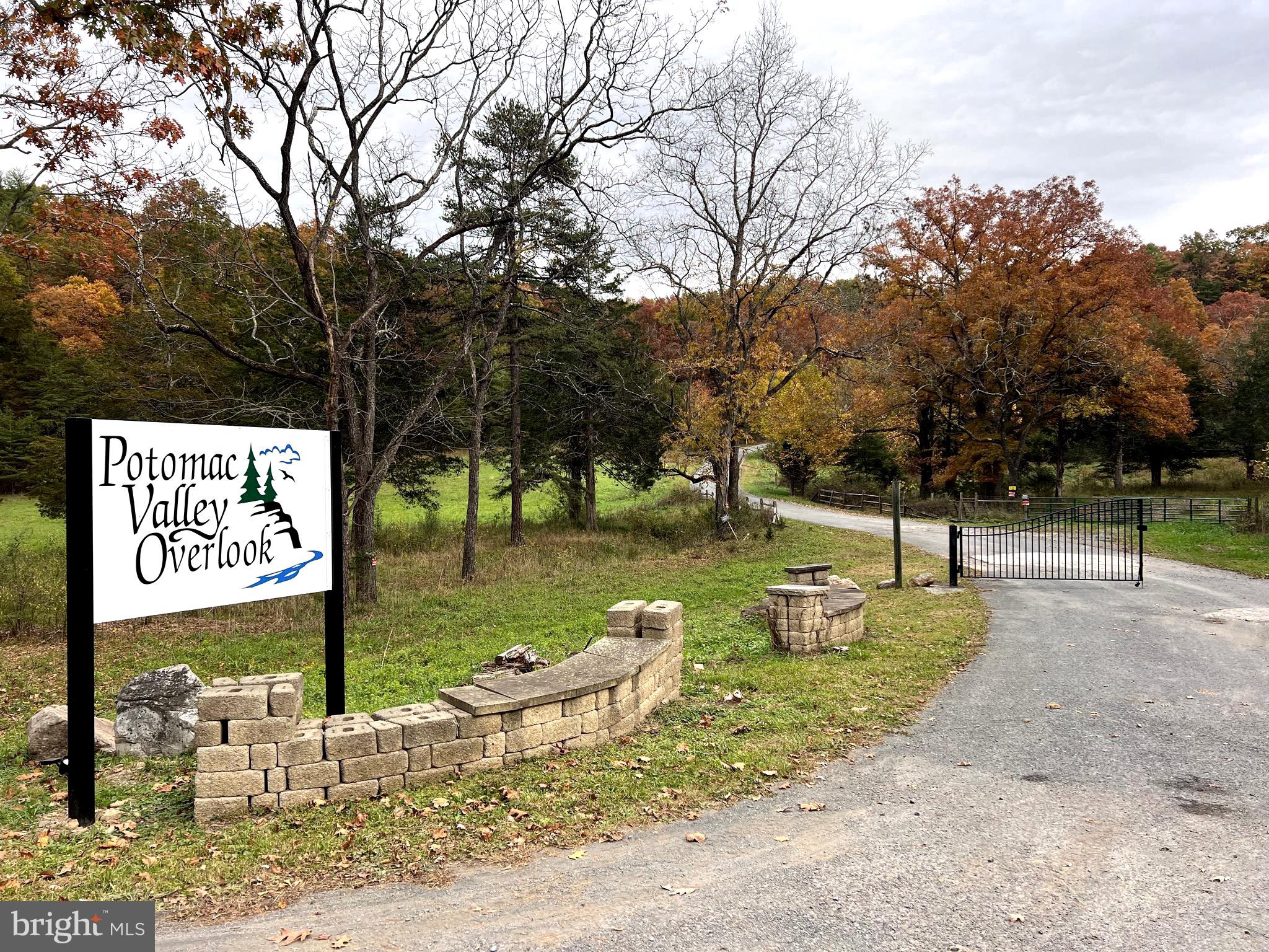 POTOMAV VALLEY OVERLOOK - Land