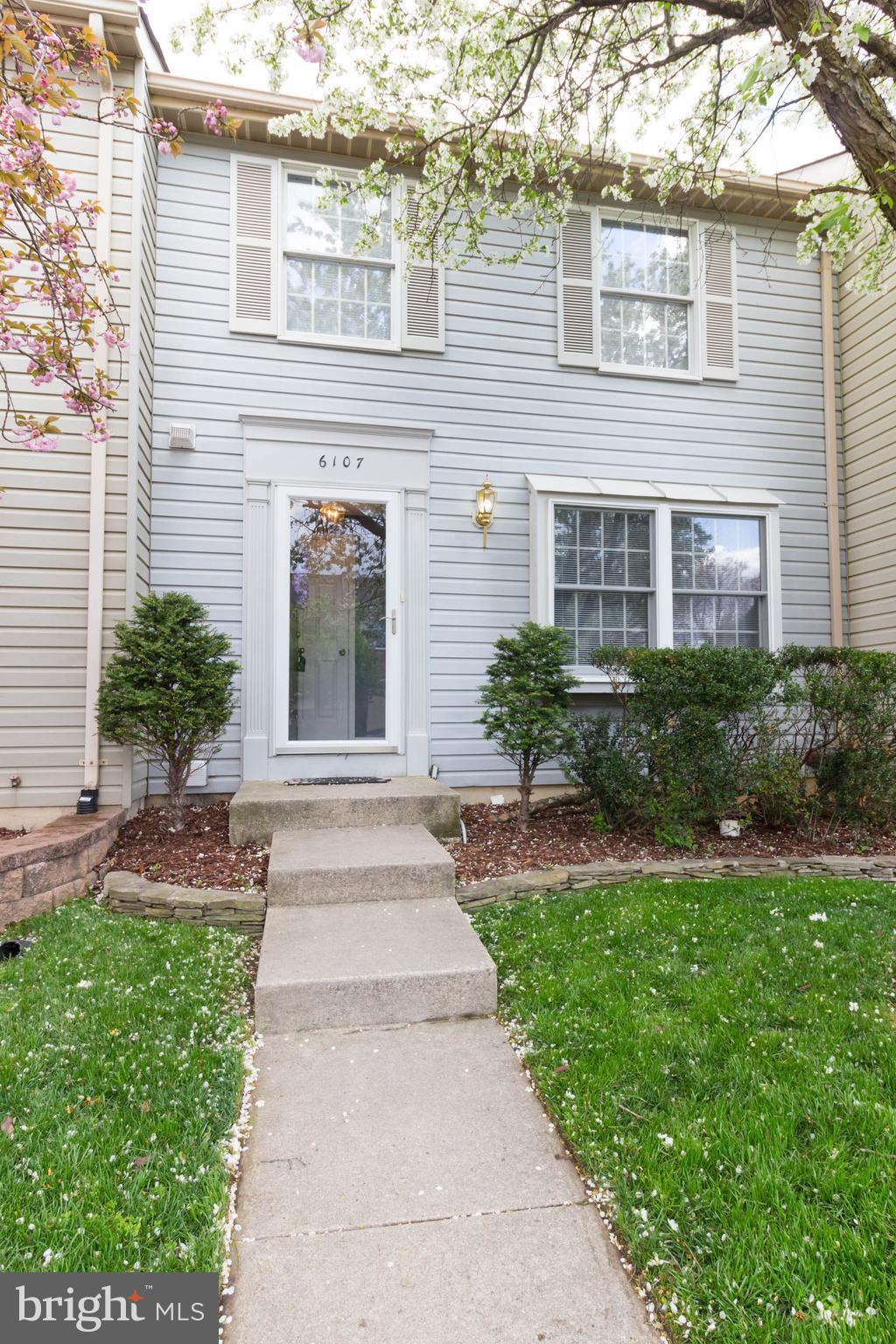 SPECTACULAR & CHARMING 3 BR 2.5BA TH BACKING TO TREES!  GOURMET EAT-IN  KITCHEN W/ GRANITE COUNTERTOPS AND STAINLESS STEEL APPLIANCES! SEP DR W/SGD TO HUGE DECK PERFECT FOR ENTERTAINING! SPACIOUS MBR WITH LARGE CLOSET!  CLOSE TO KINGSTOWNE TOWNE CENTER, FT BELVOIR, NGA, METRO RAIL, I-395, I-465, SHOPPING, RESTAURANT & MOVIES!
