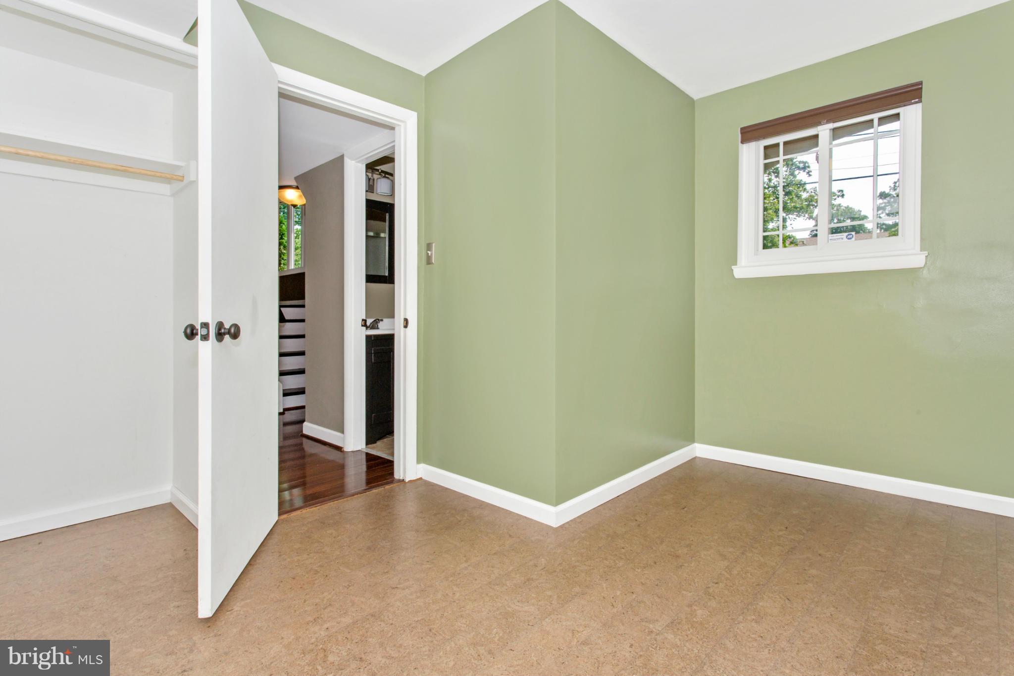 BREEWOOD MANOR - Residential