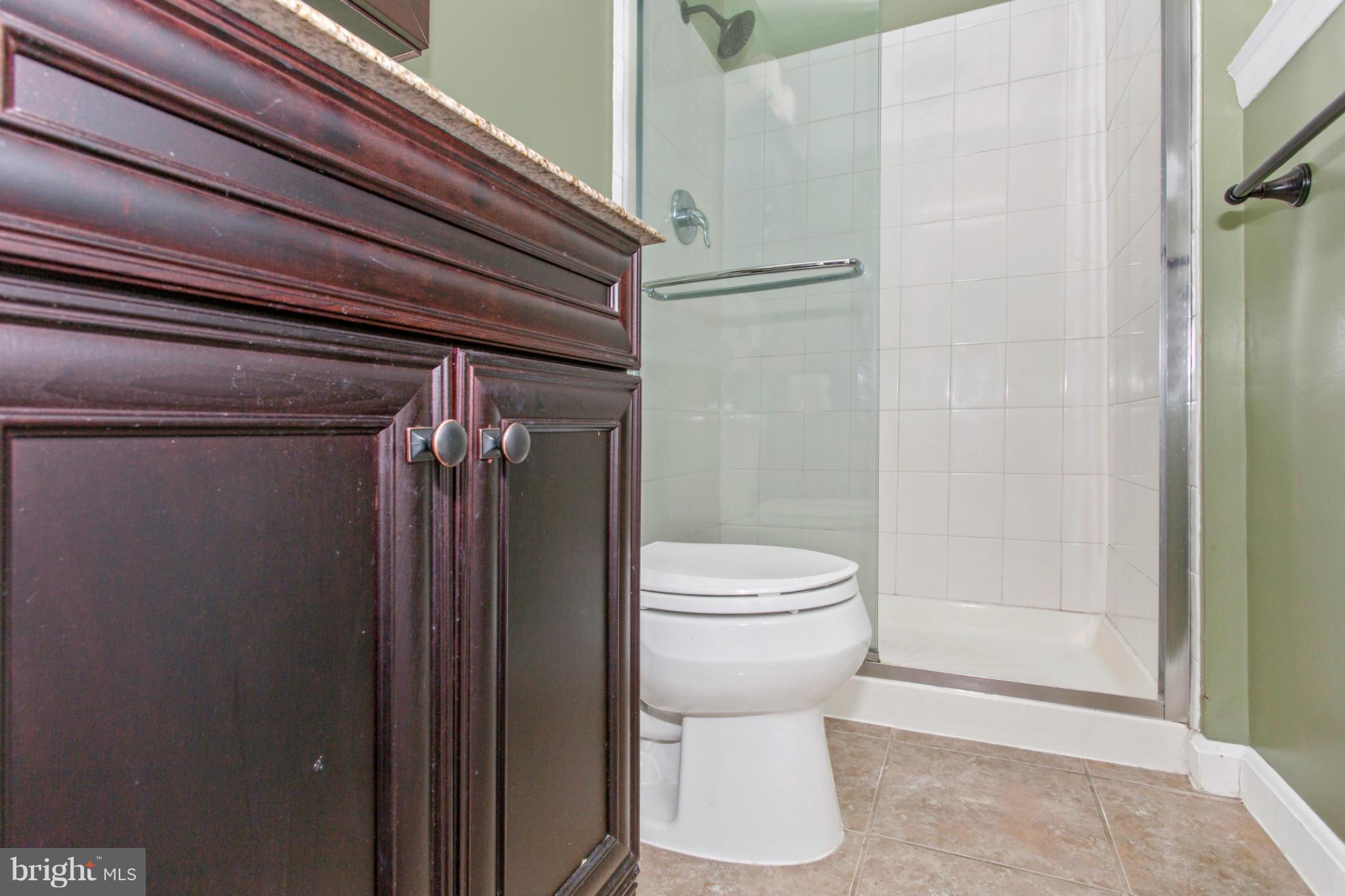 BREEWOOD MANOR - Residential