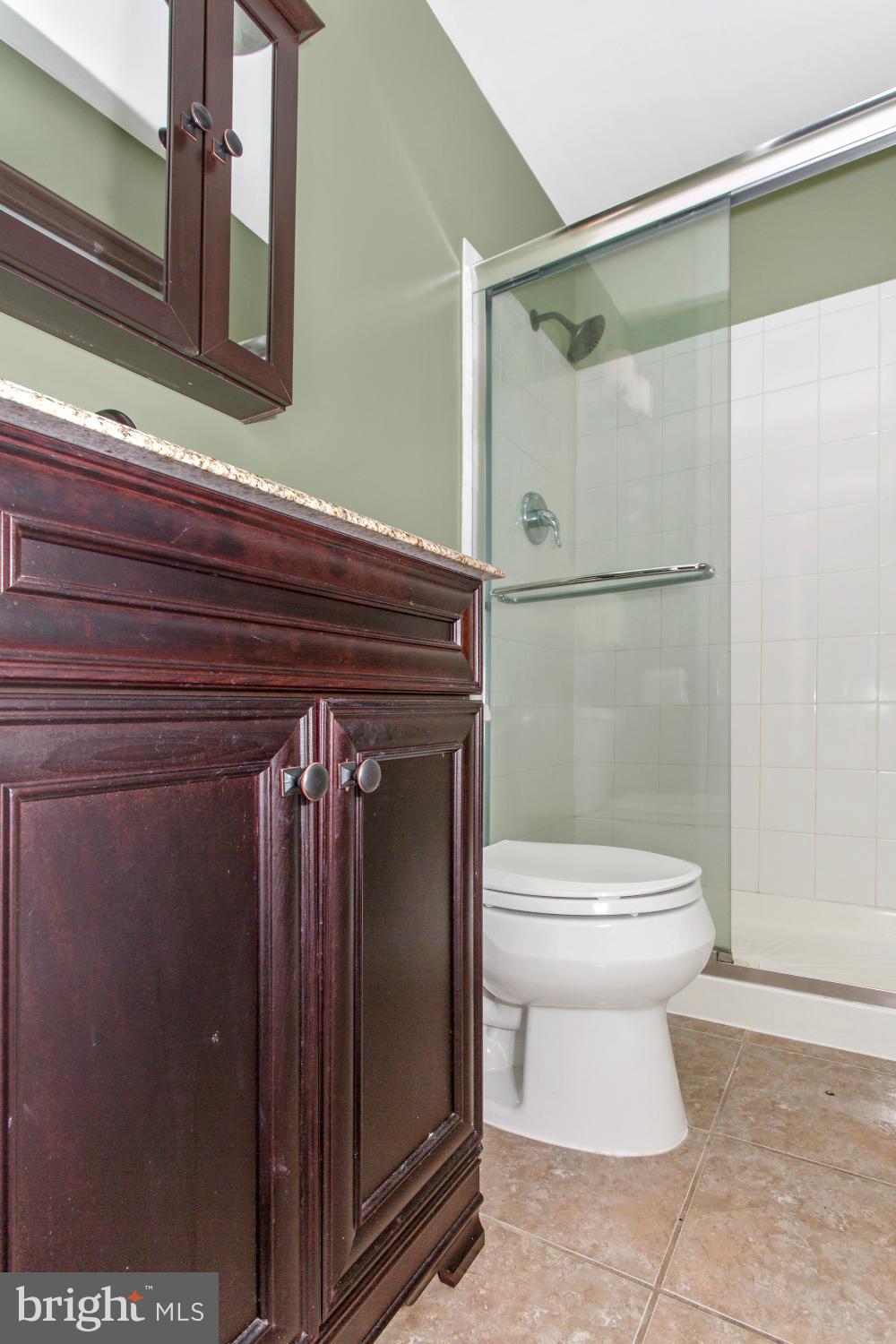 BREEWOOD MANOR - Residential