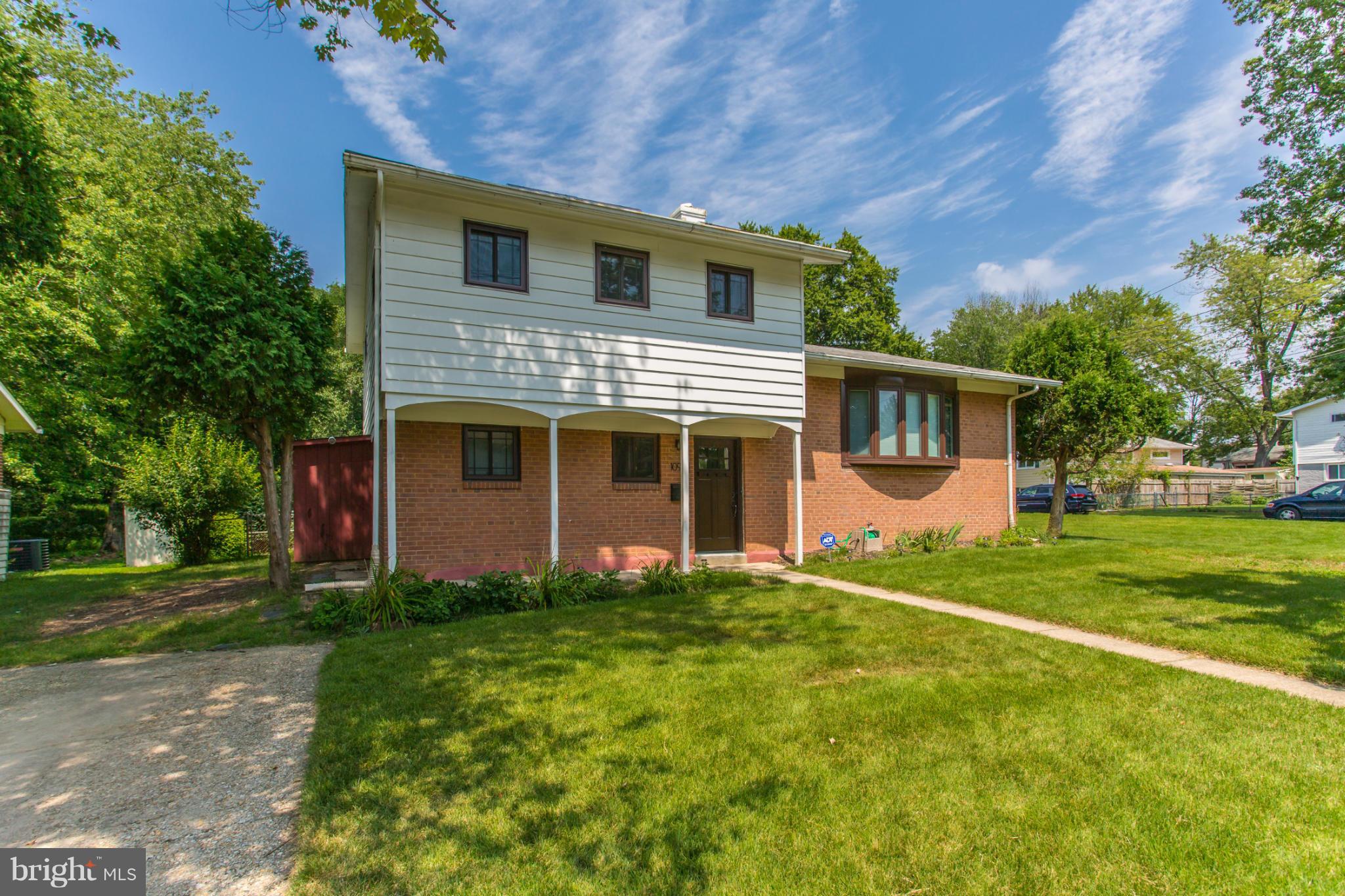 BREEWOOD MANOR - Residential