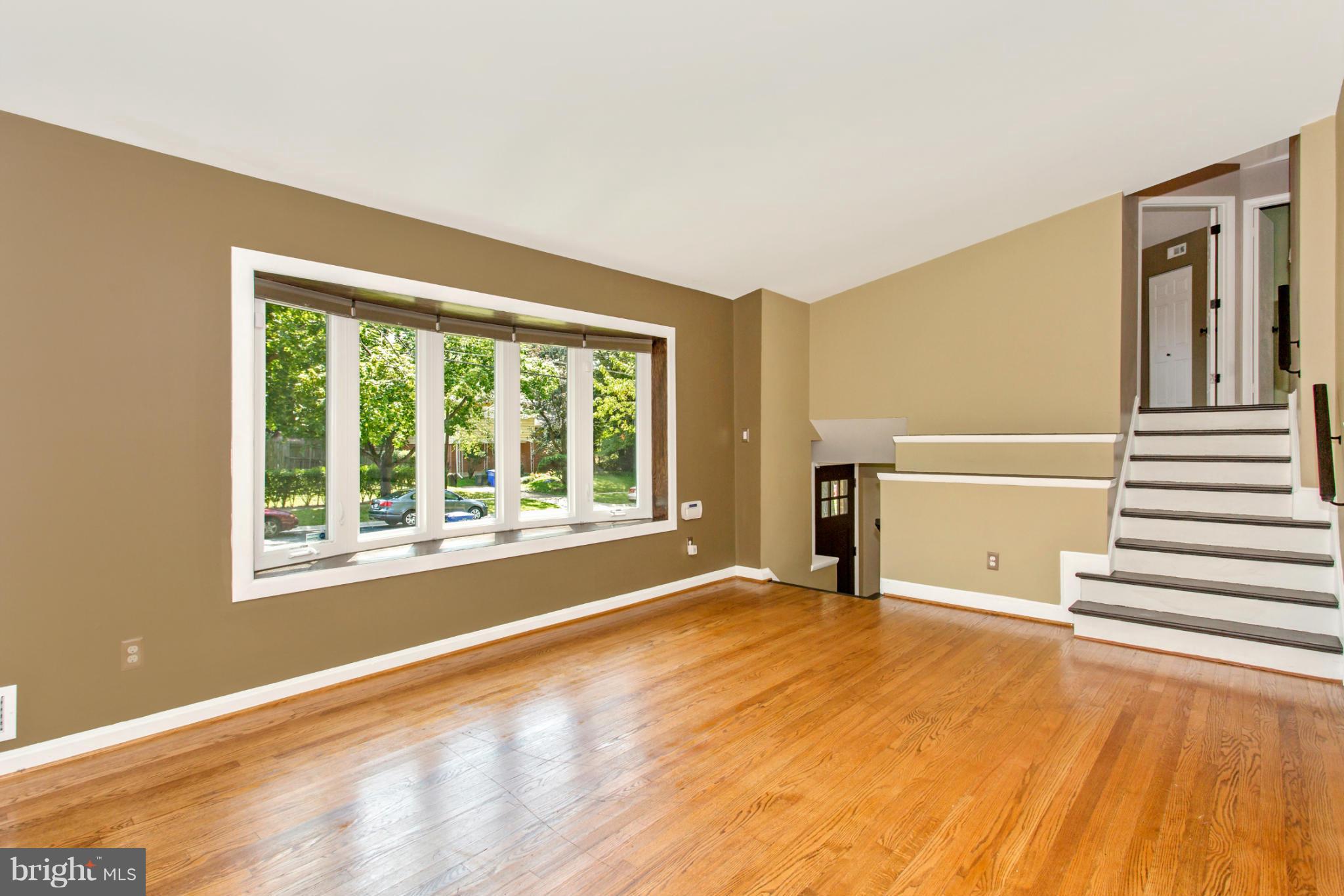 BREEWOOD MANOR - Residential