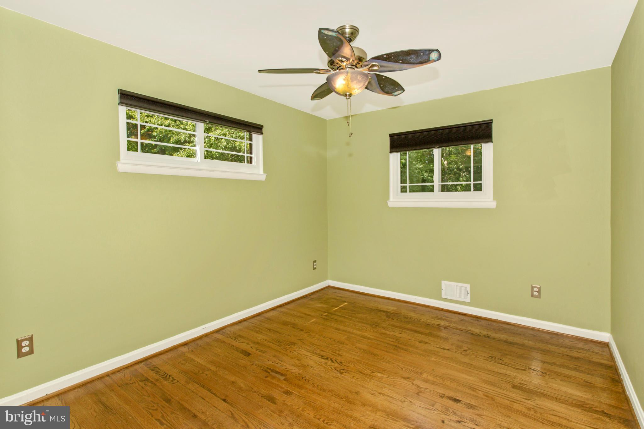 BREEWOOD MANOR - Residential