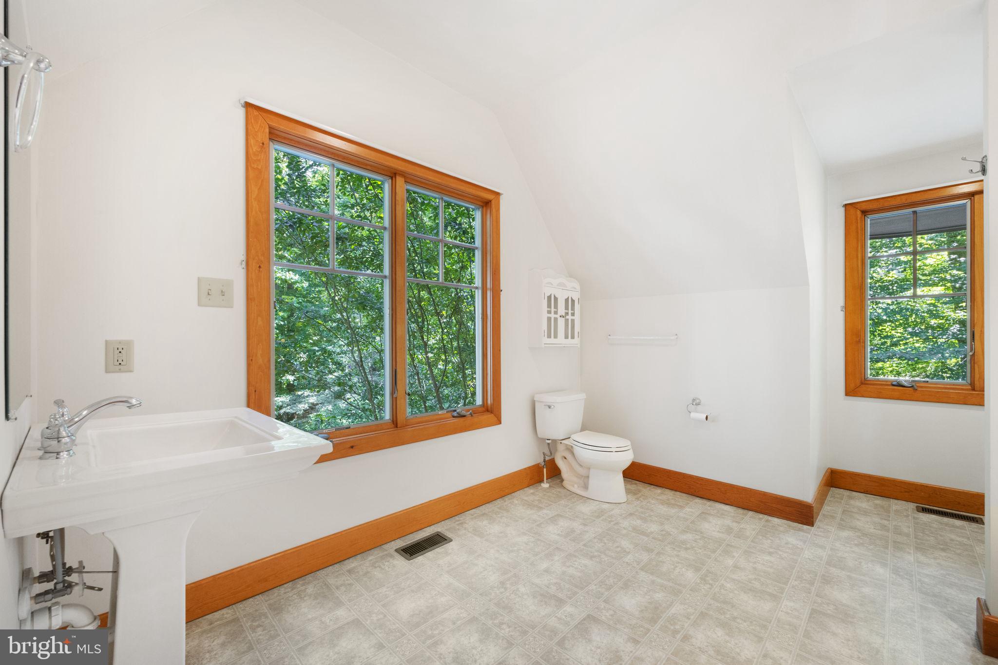 GLEN BROOK WOODS - Residential