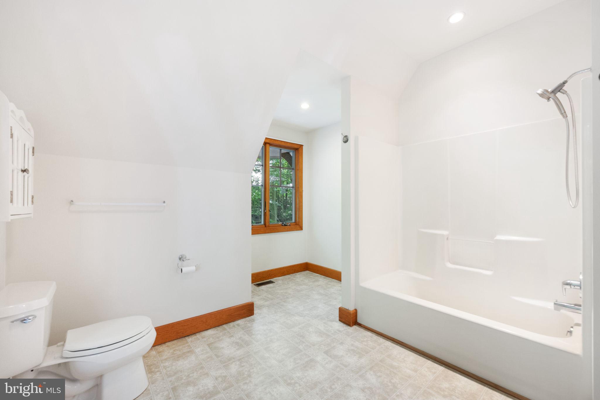 GLEN BROOK WOODS - Residential