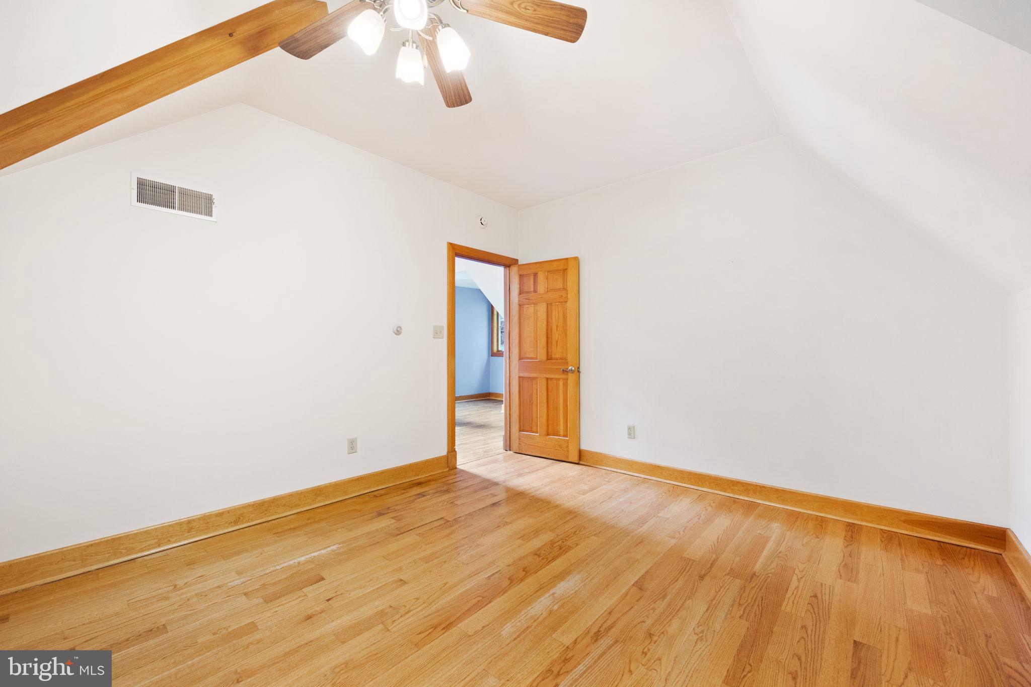 GLEN BROOK WOODS - Residential