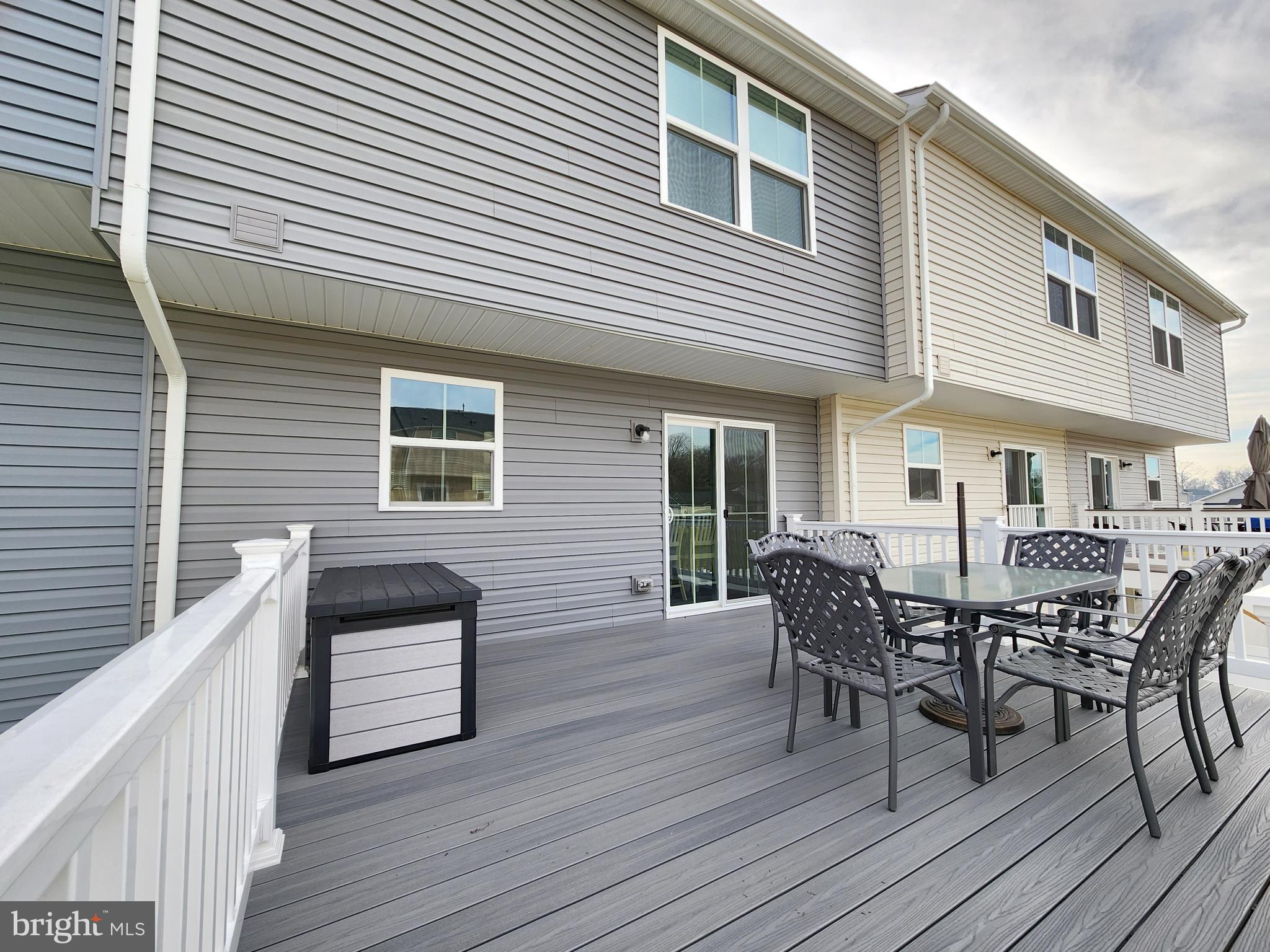 THE LAKES AT MARTINSBURG - Residential Lease
