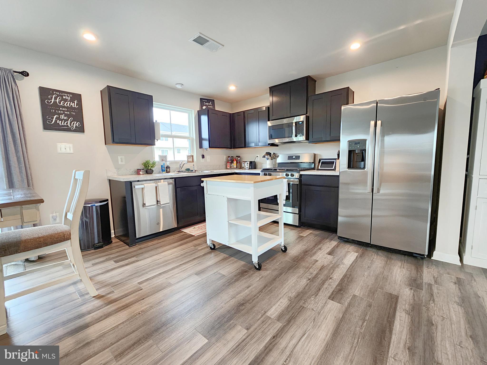 THE LAKES AT MARTINSBURG - Residential Lease