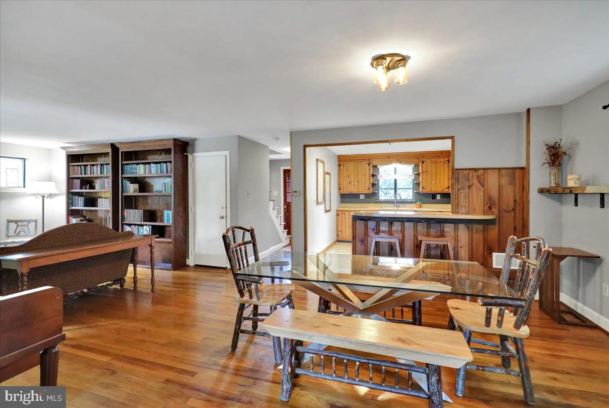 SCHOOL LANE HILLS - Residential