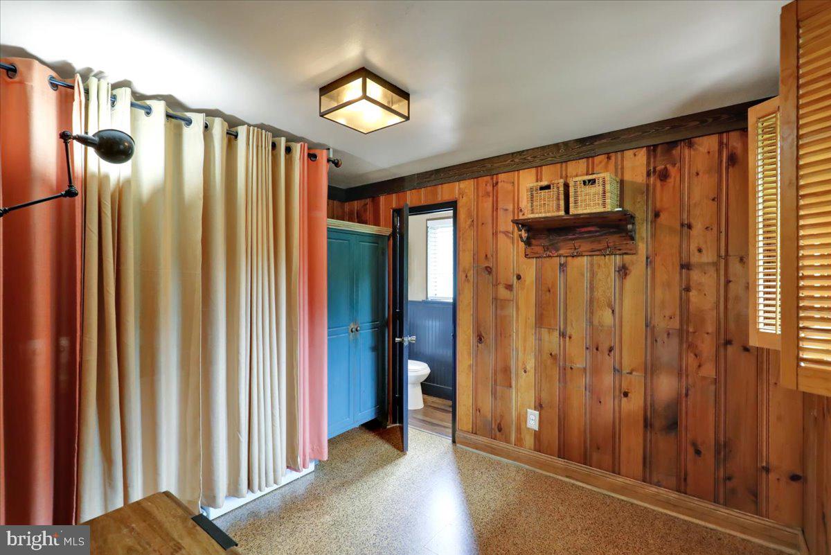 SCHOOL LANE HILLS - Residential