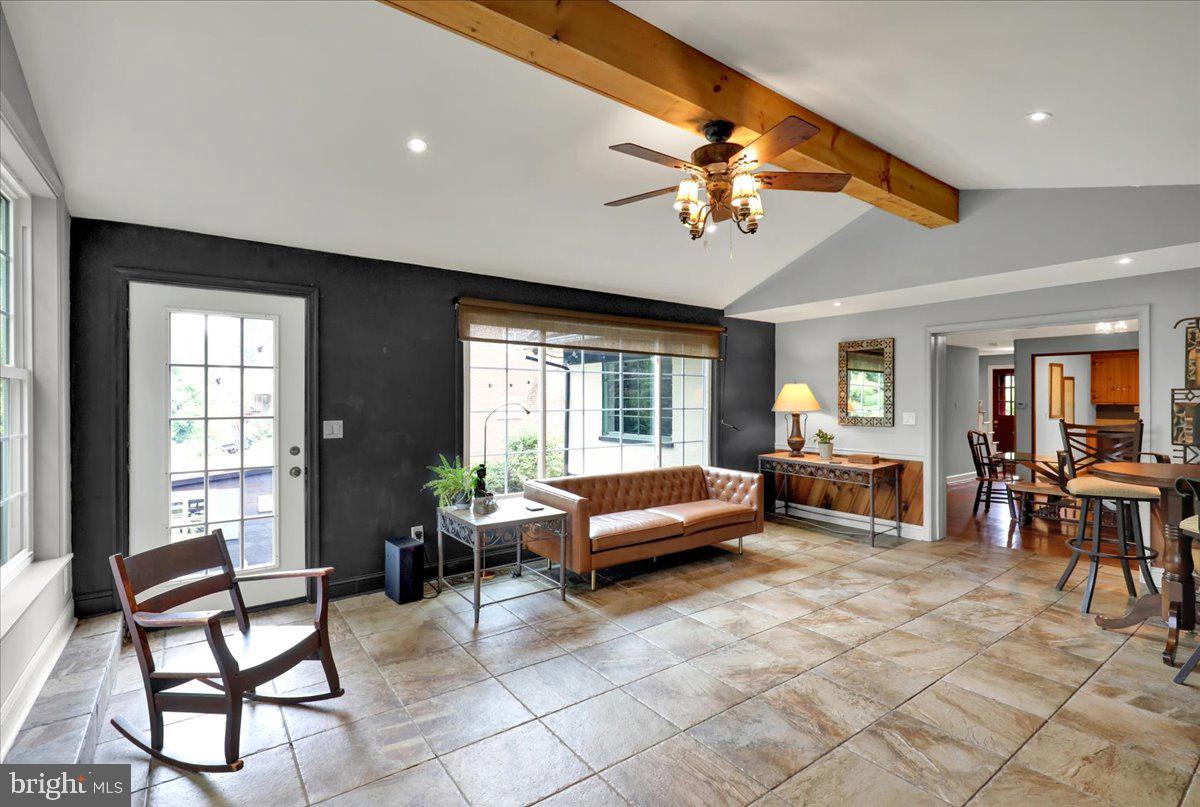 SCHOOL LANE HILLS - Residential