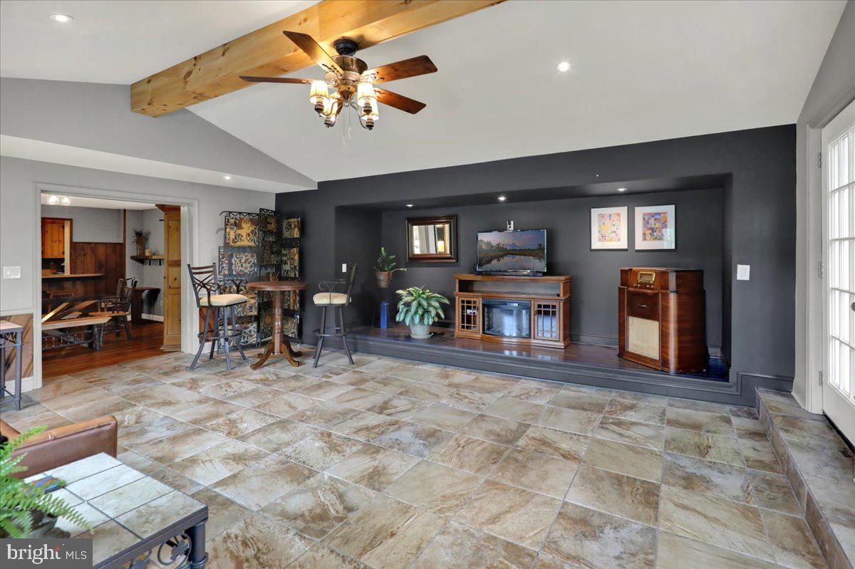 SCHOOL LANE HILLS - Residential