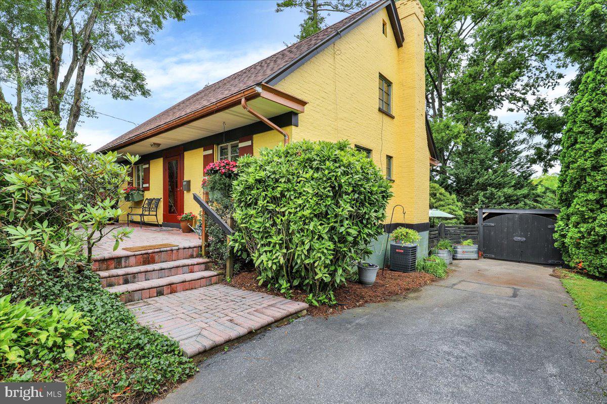 SCHOOL LANE HILLS - Residential