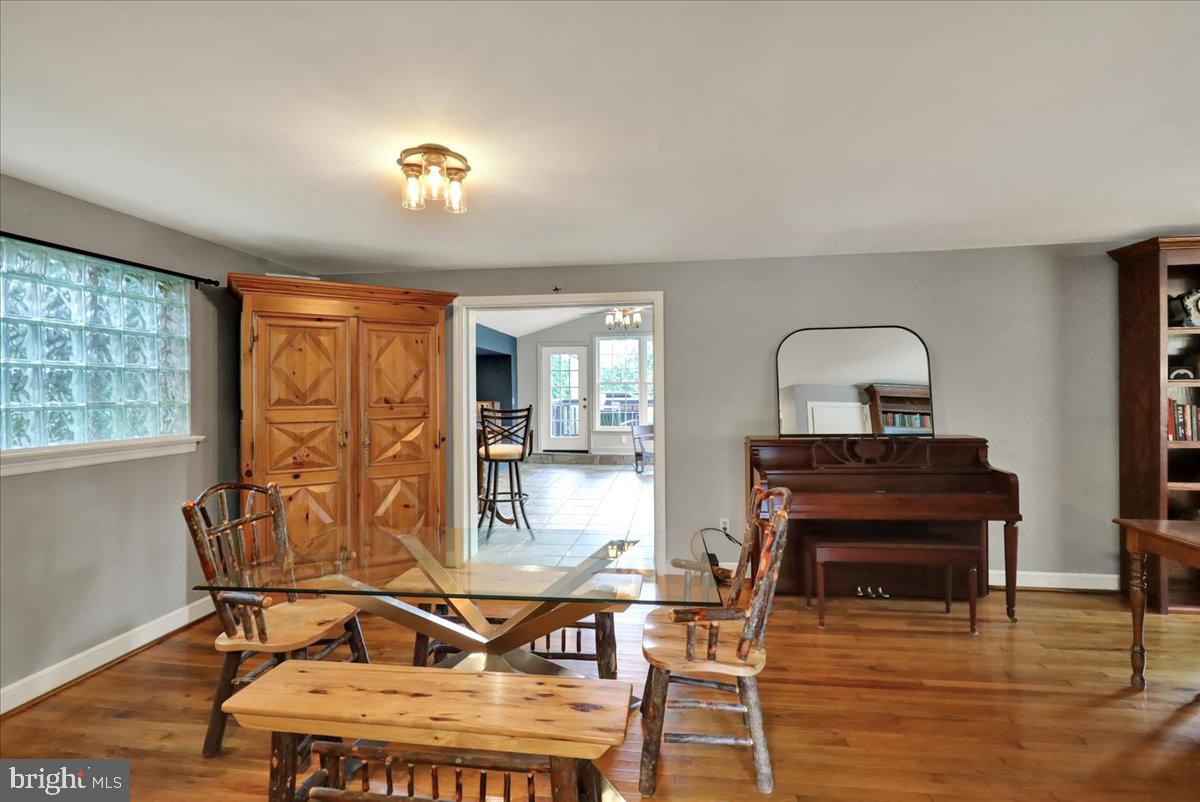 SCHOOL LANE HILLS - Residential